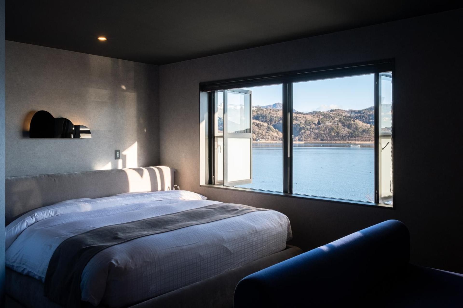 Suite with Lake View