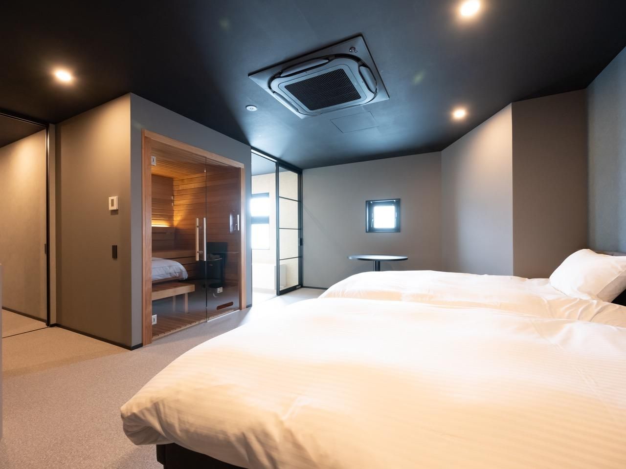 2nd Floor Lake and Roof View Casual Room with Sauna
