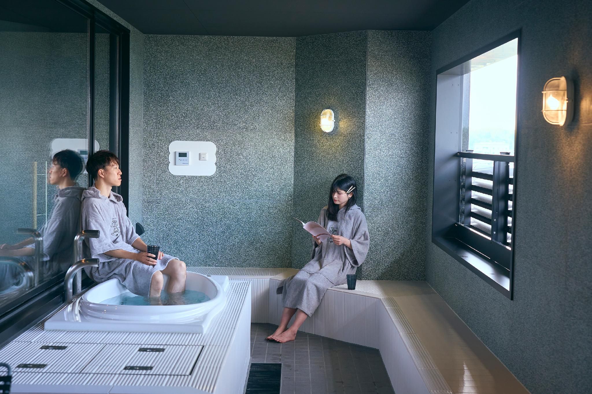 3rd Floor Lake View Suite C with Sauna and Open-Air Bath