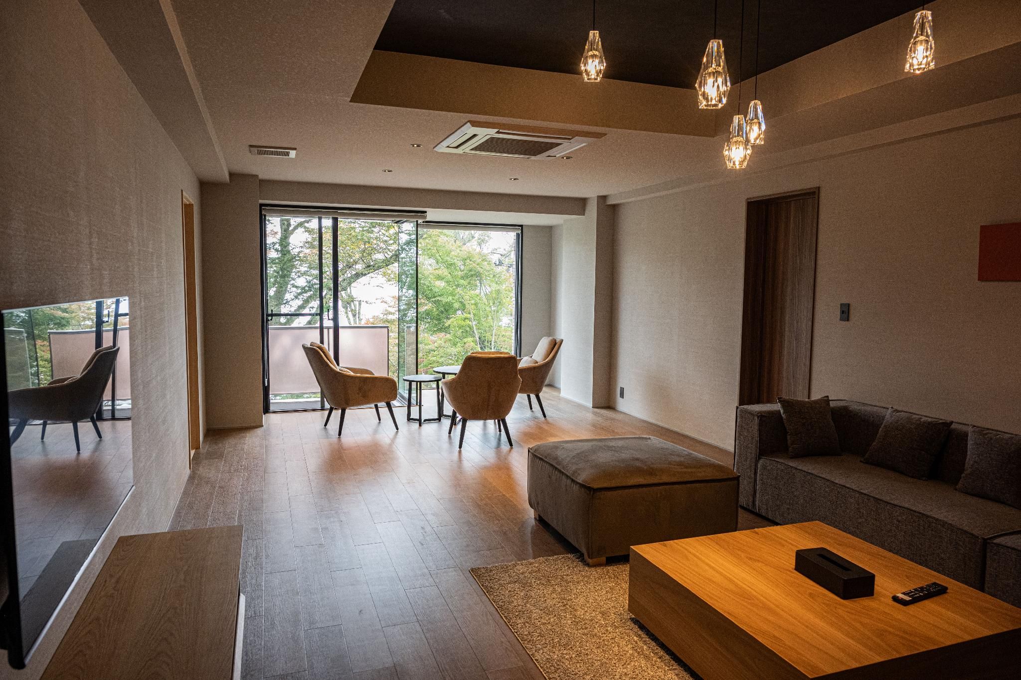3 Bedroom Executive Suite Lake View