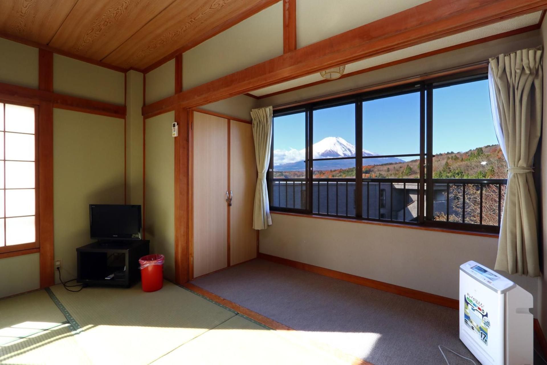 Triple Room with Mountain View