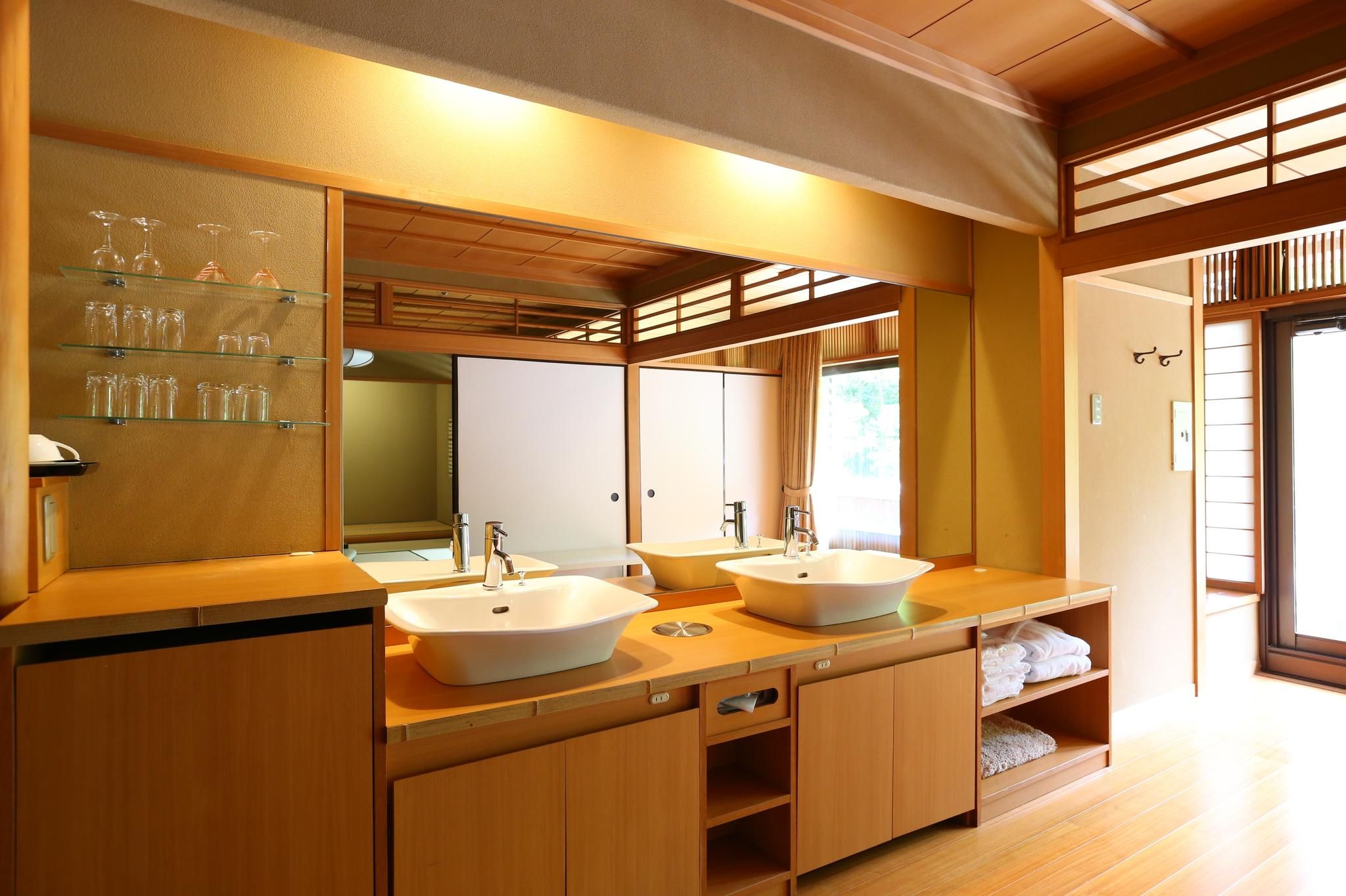 Momoyamadai Japanese-Western Style Suite Room with Private Open-Air Bath - Non-Smoking