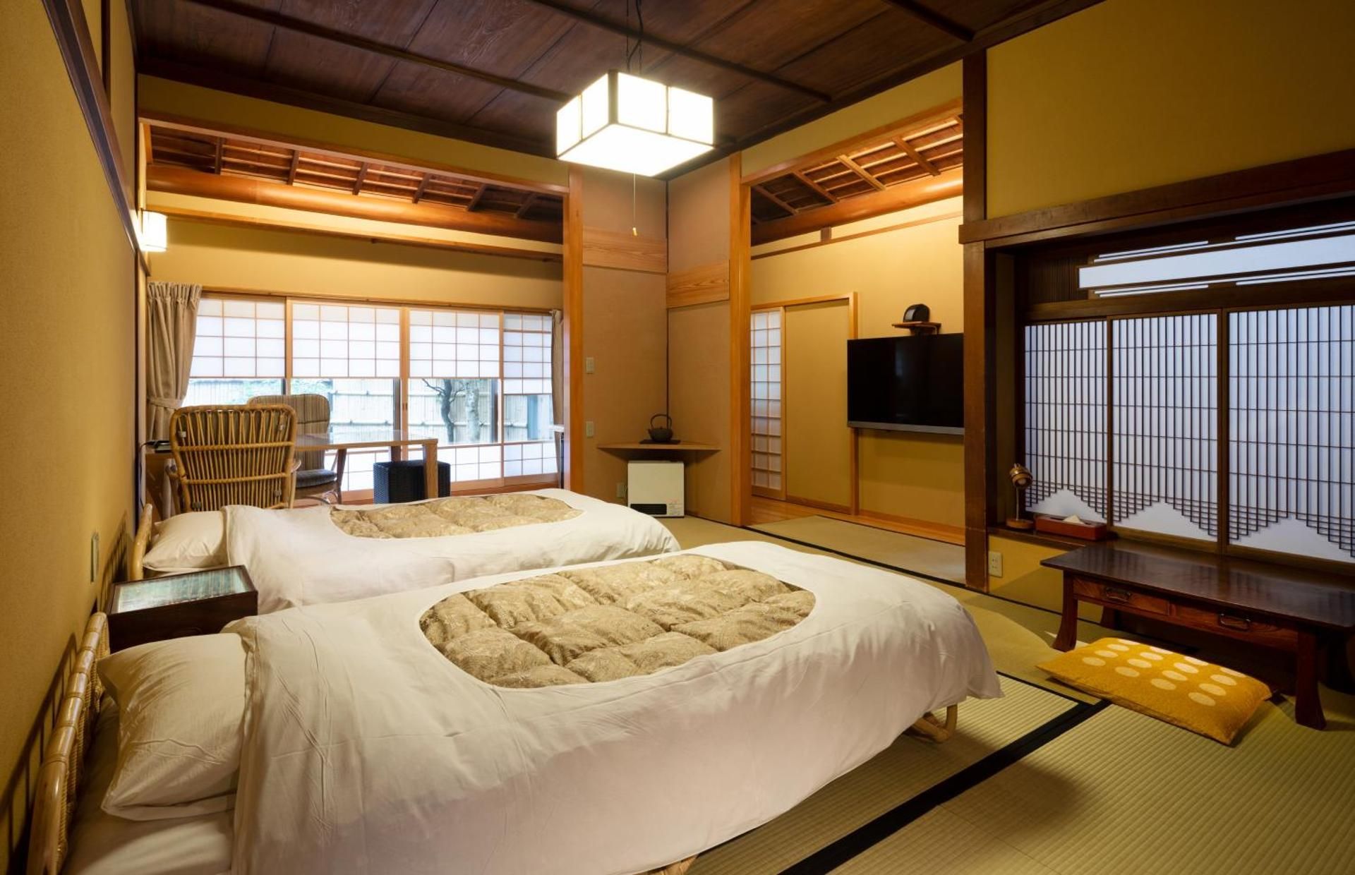 Twin Room with Tatami Floor with Shared Bathroom