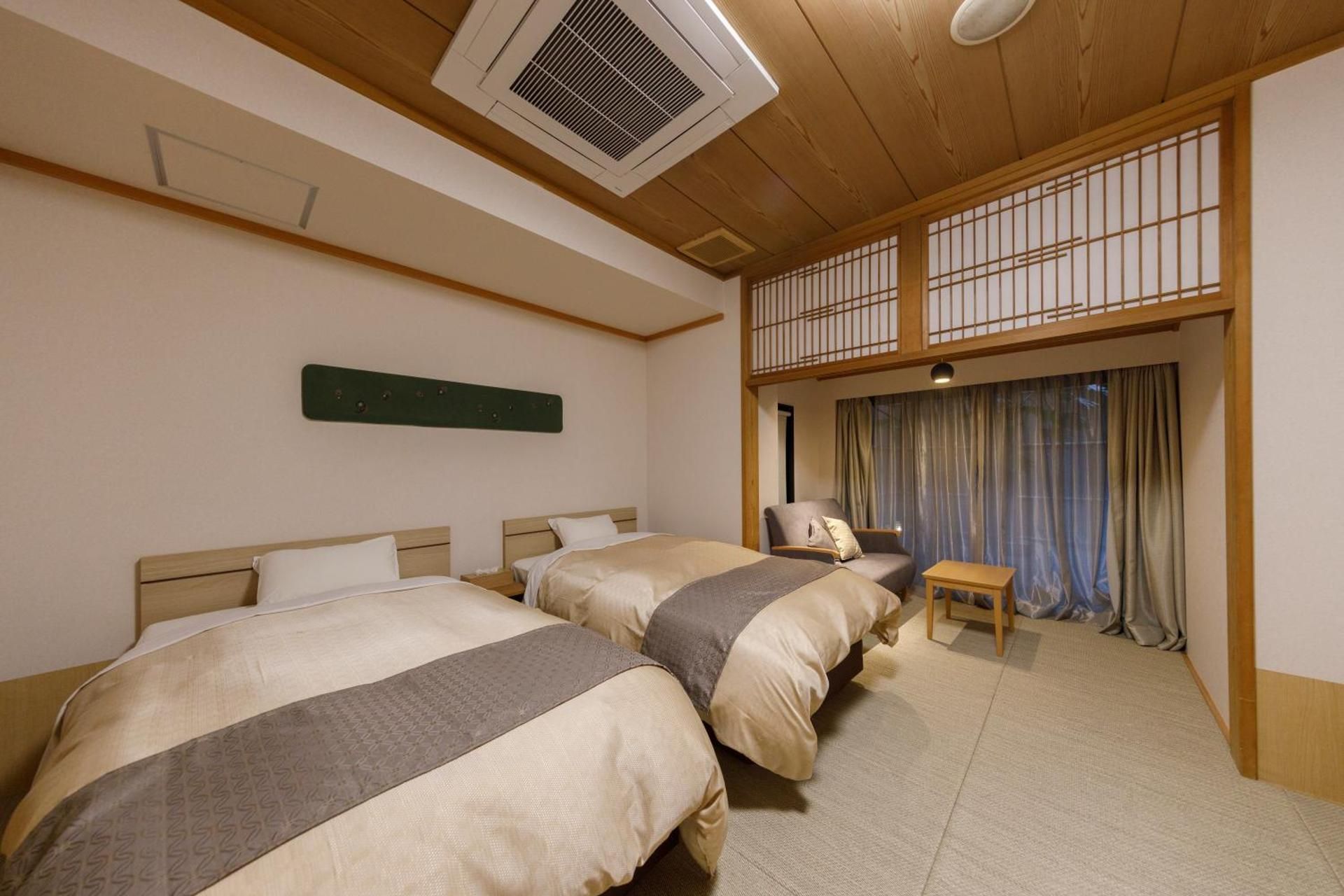 Twin Room with Private Bathroom