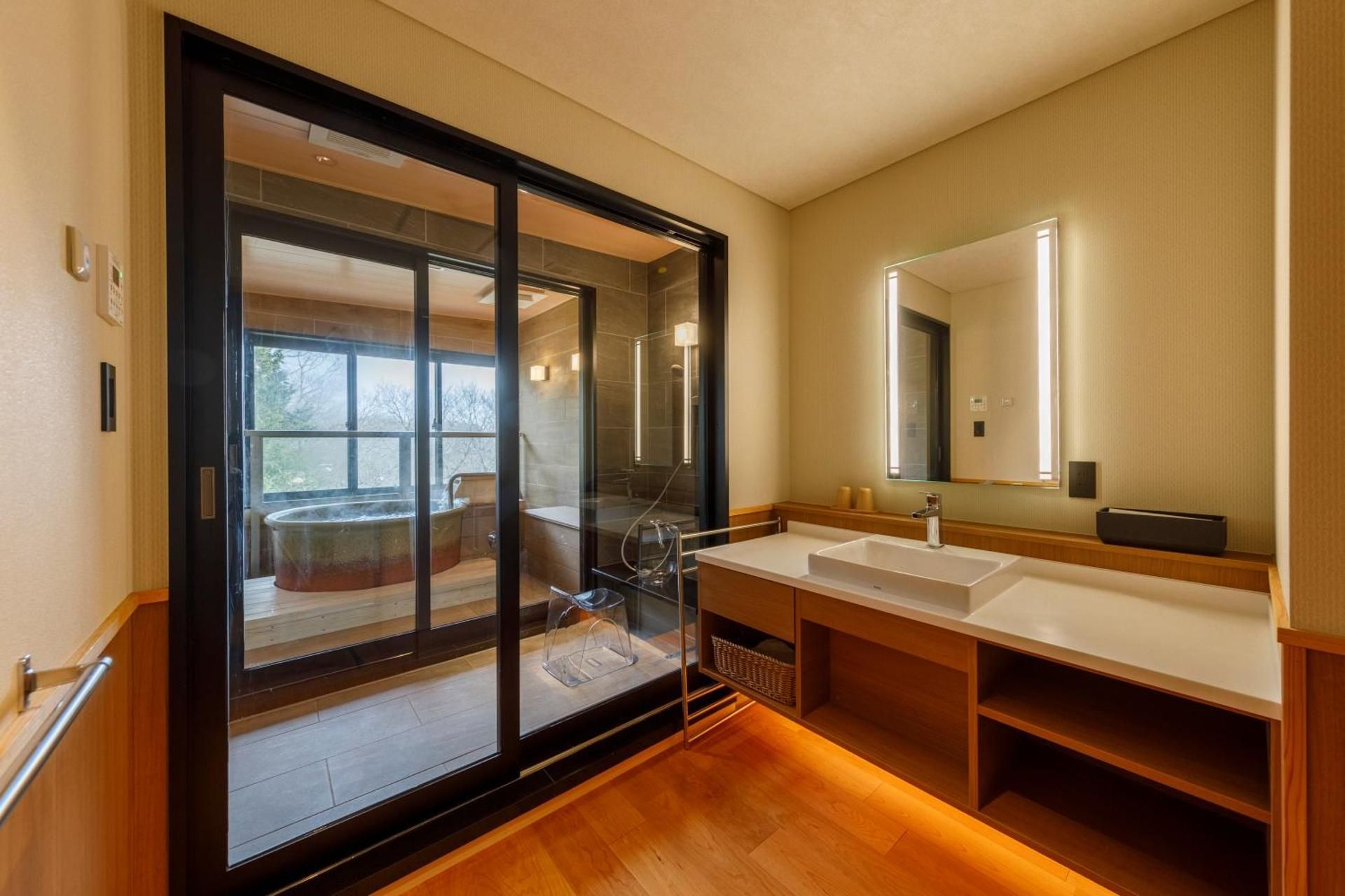 Suite with Spa Bath