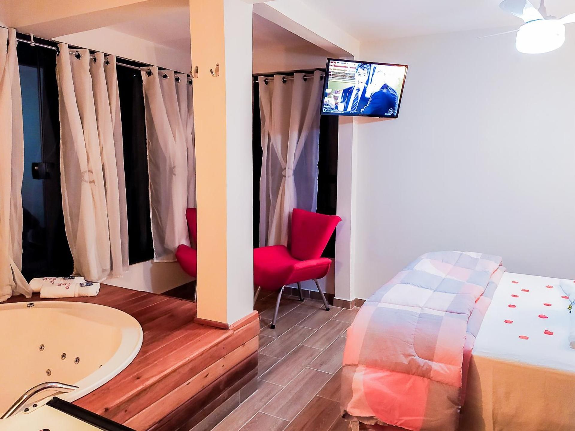 Suite with Hot Tub