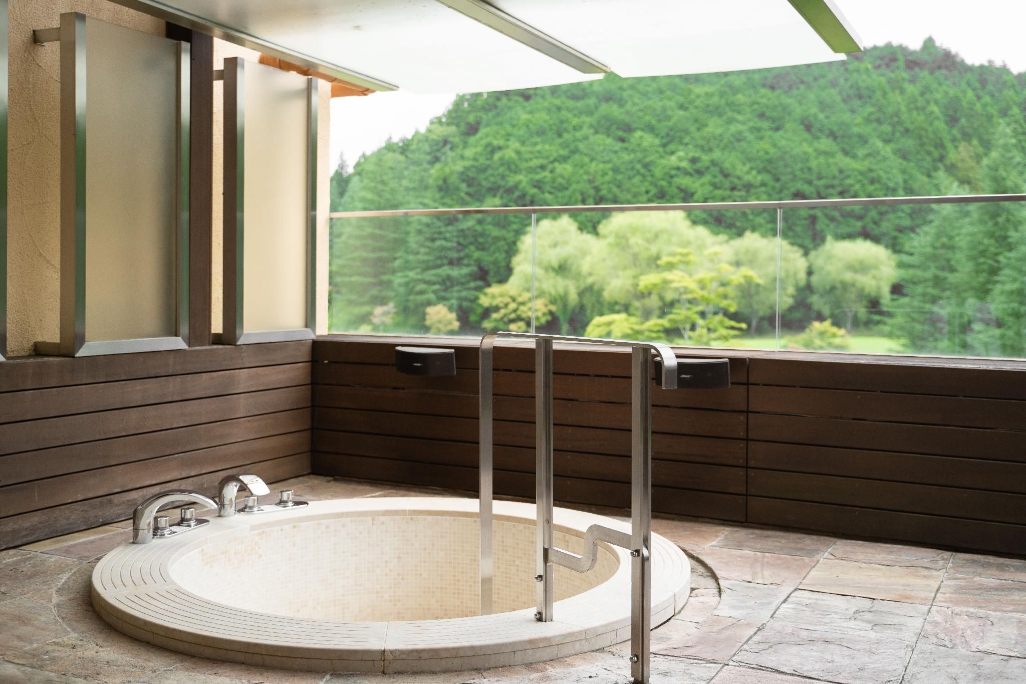 Suite King with Jacuzzi Non-Smoking