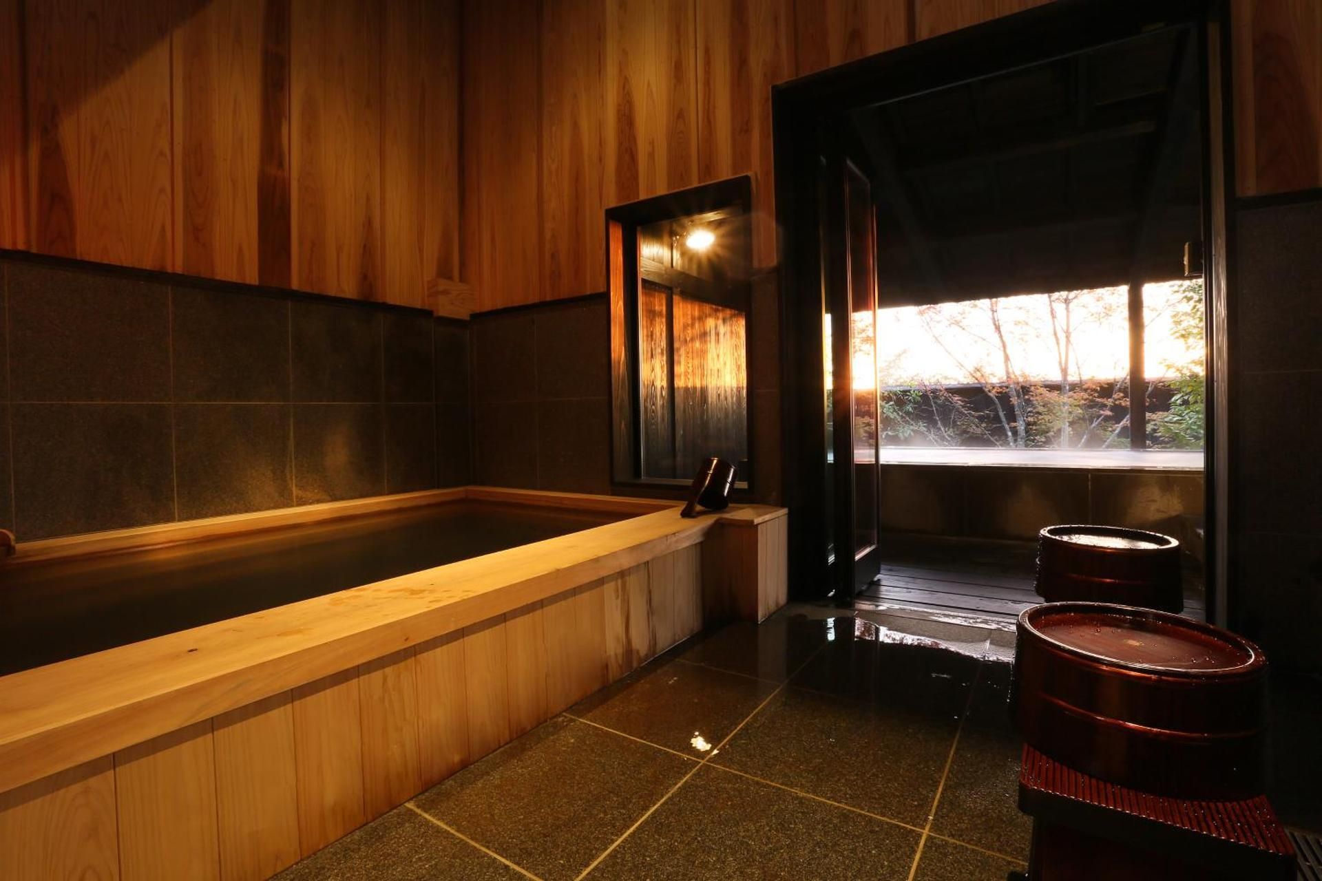 Superior Japanese-Style Room with Open Air Bath - Tenshin