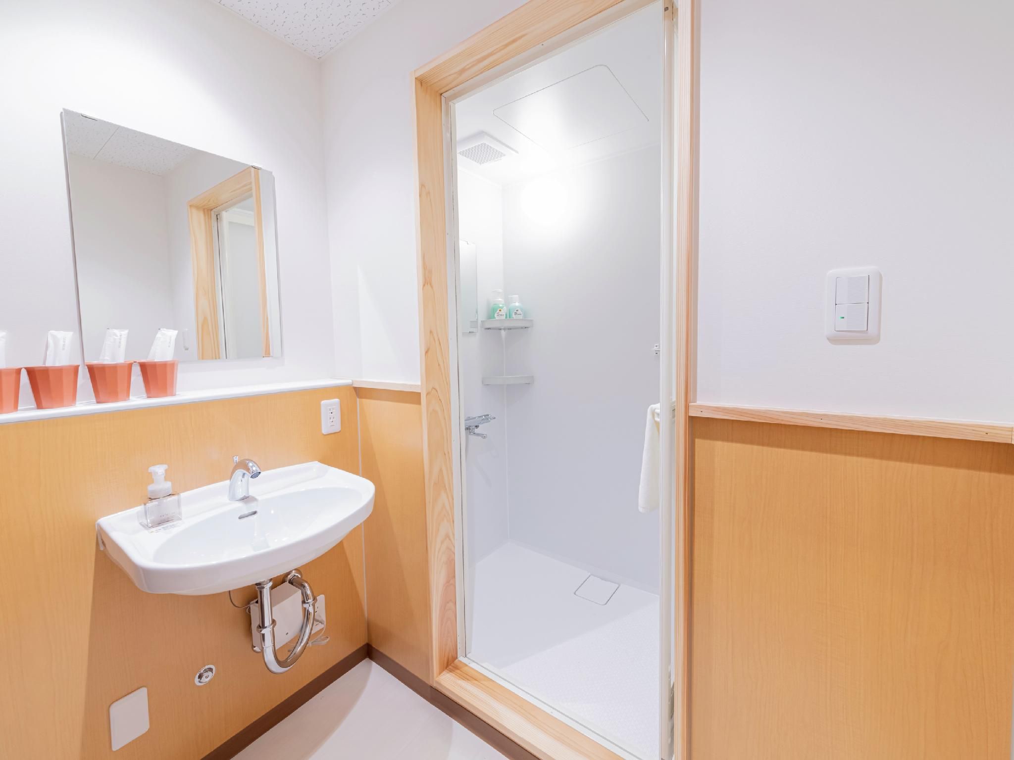 4-Bed Room