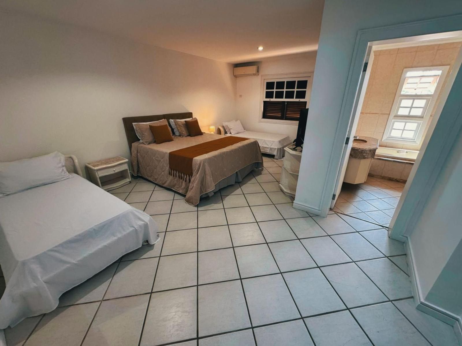 Deluxe Suite with Spa Bath