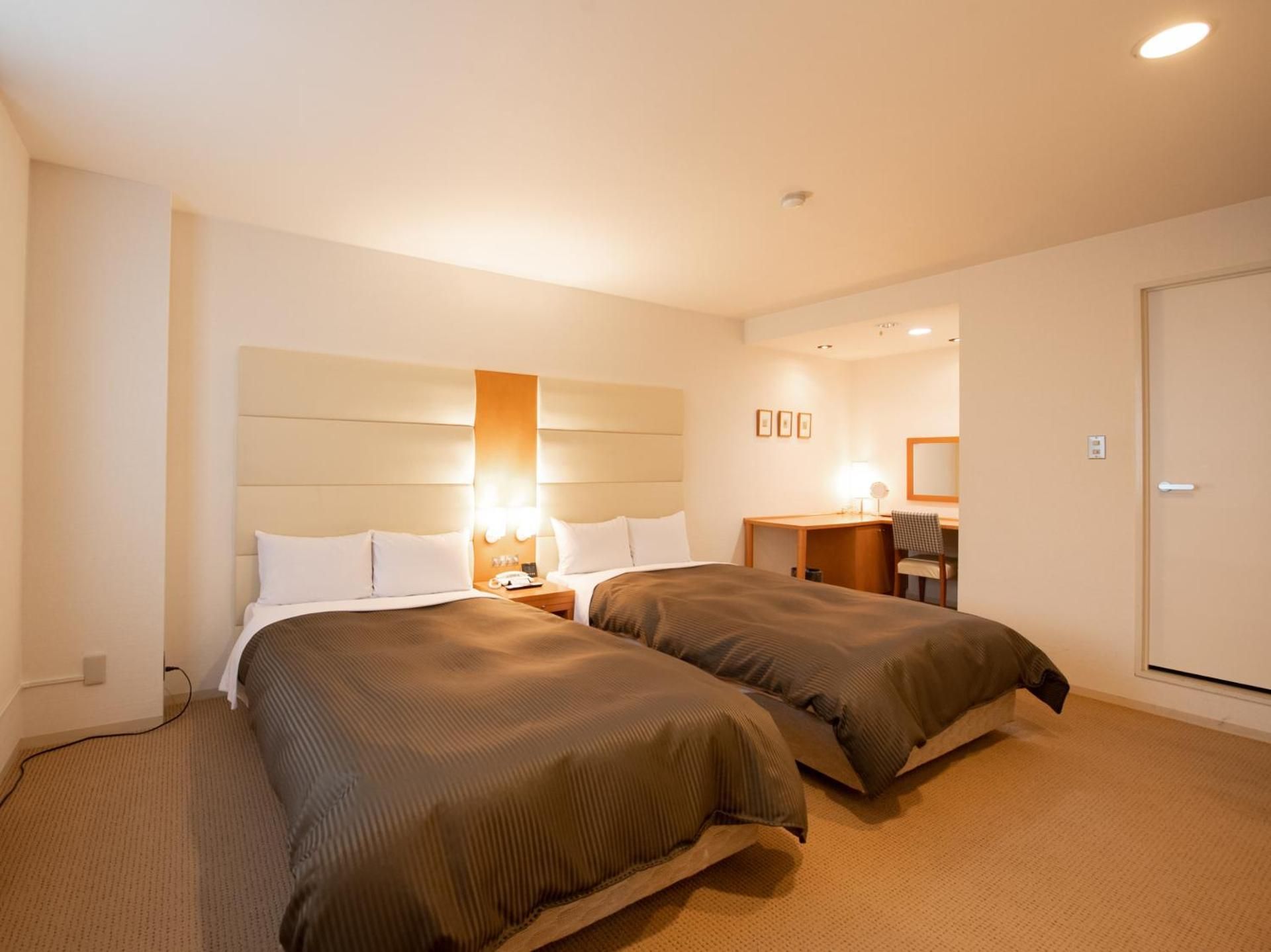 Large Twin Room