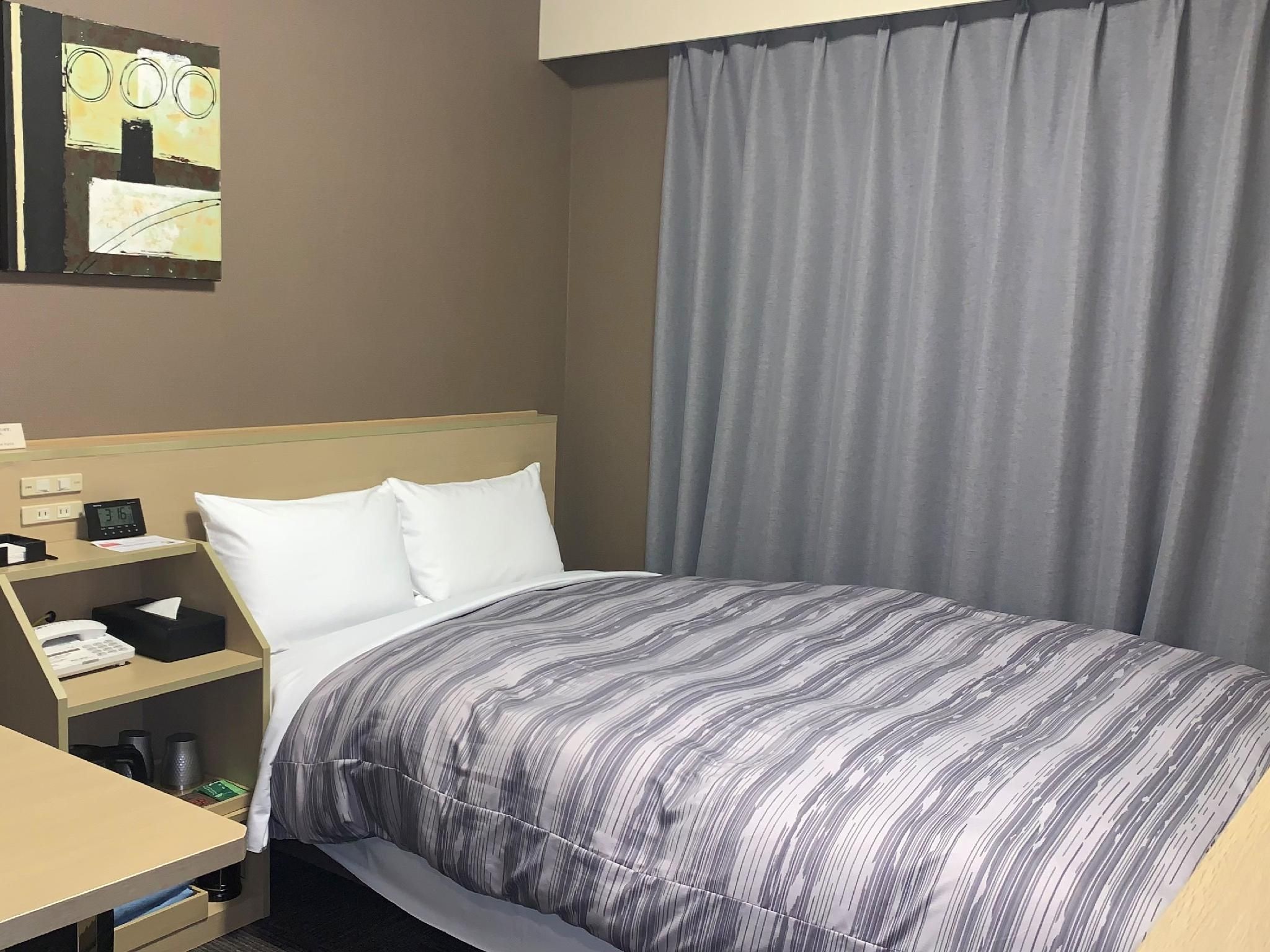 Semi Double Room - Non-Smoking