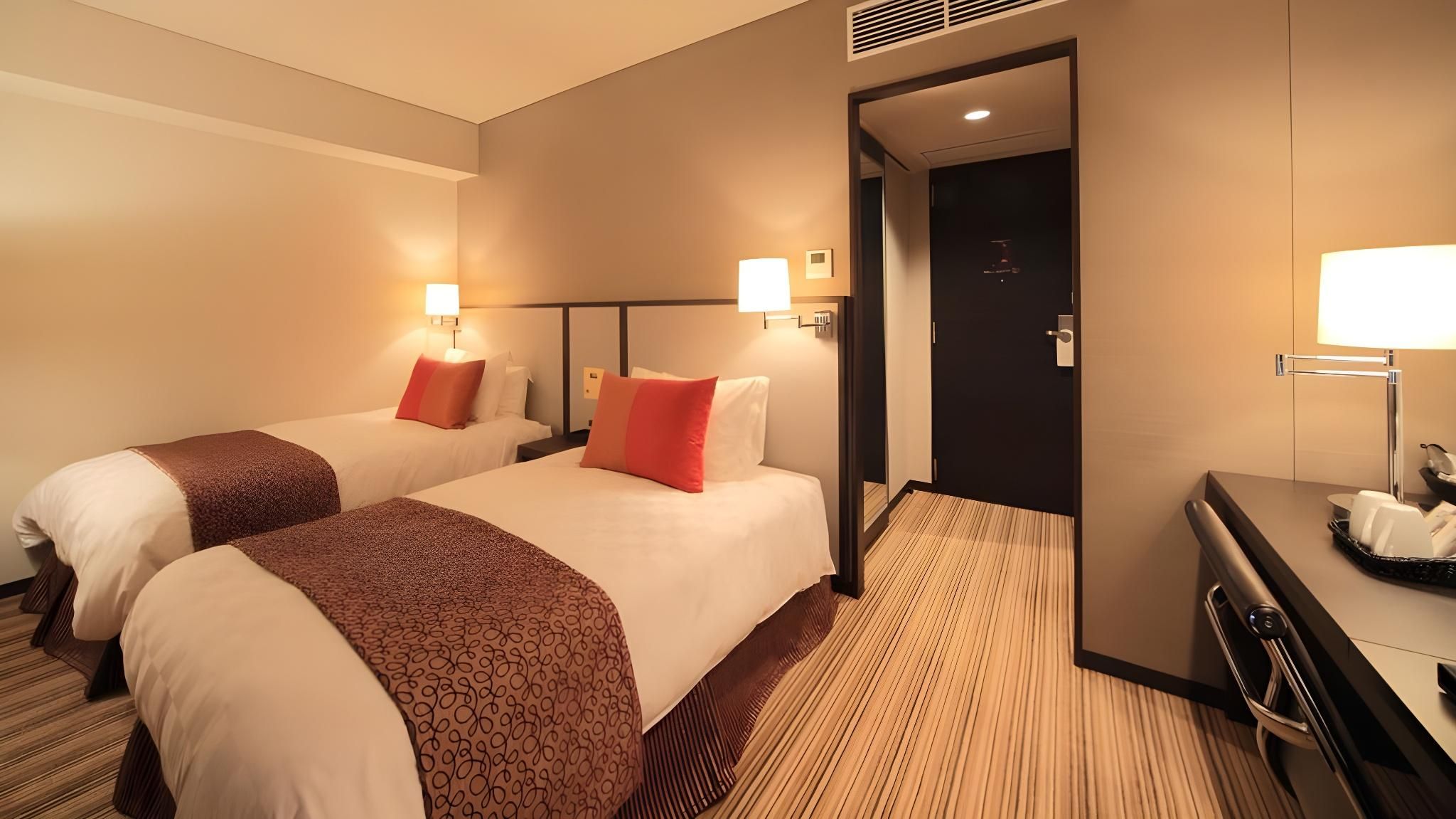 Non-smokingWest twin room (24 square meters)