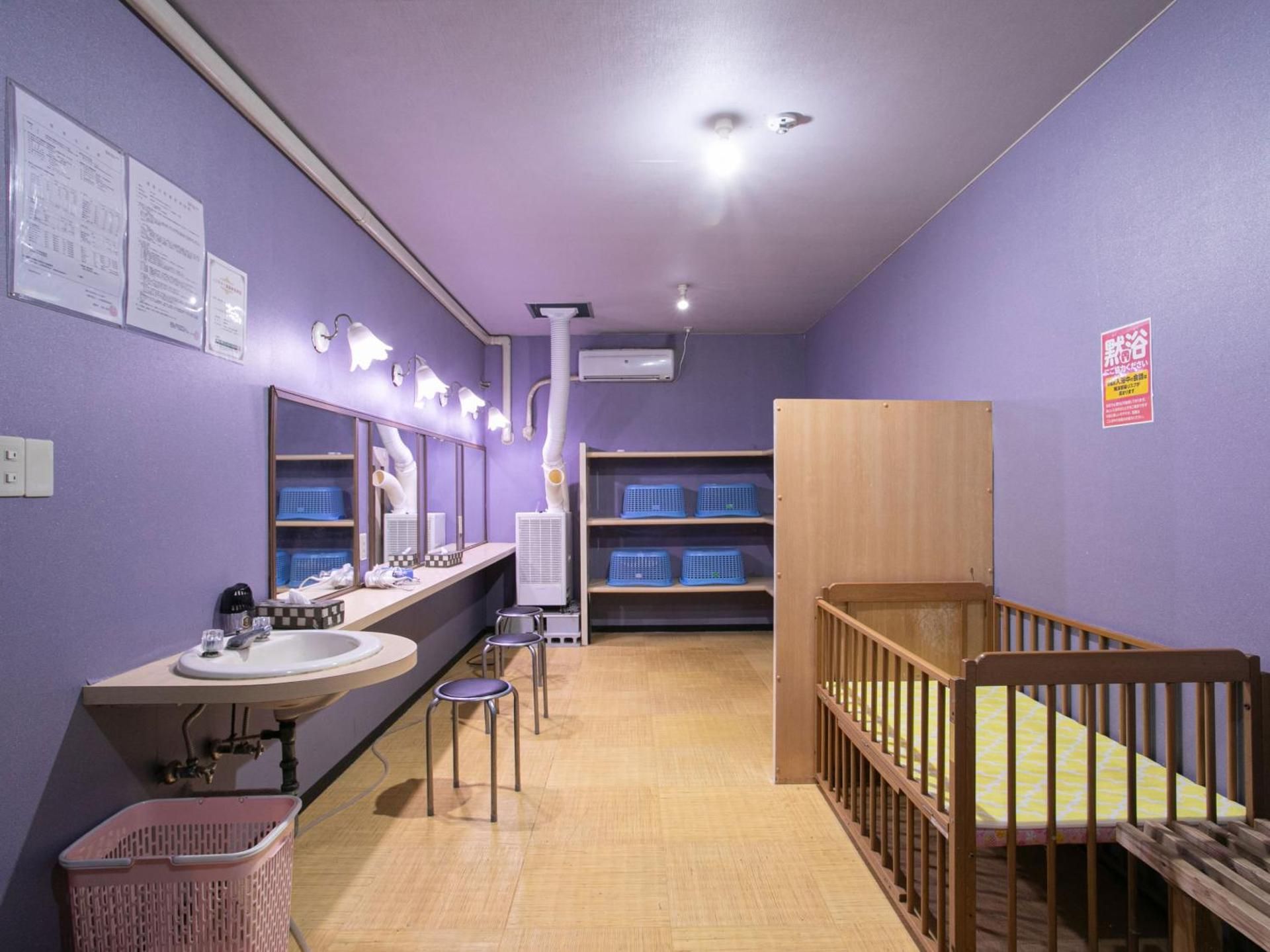 Quadruple Room with Shared Bathroom
