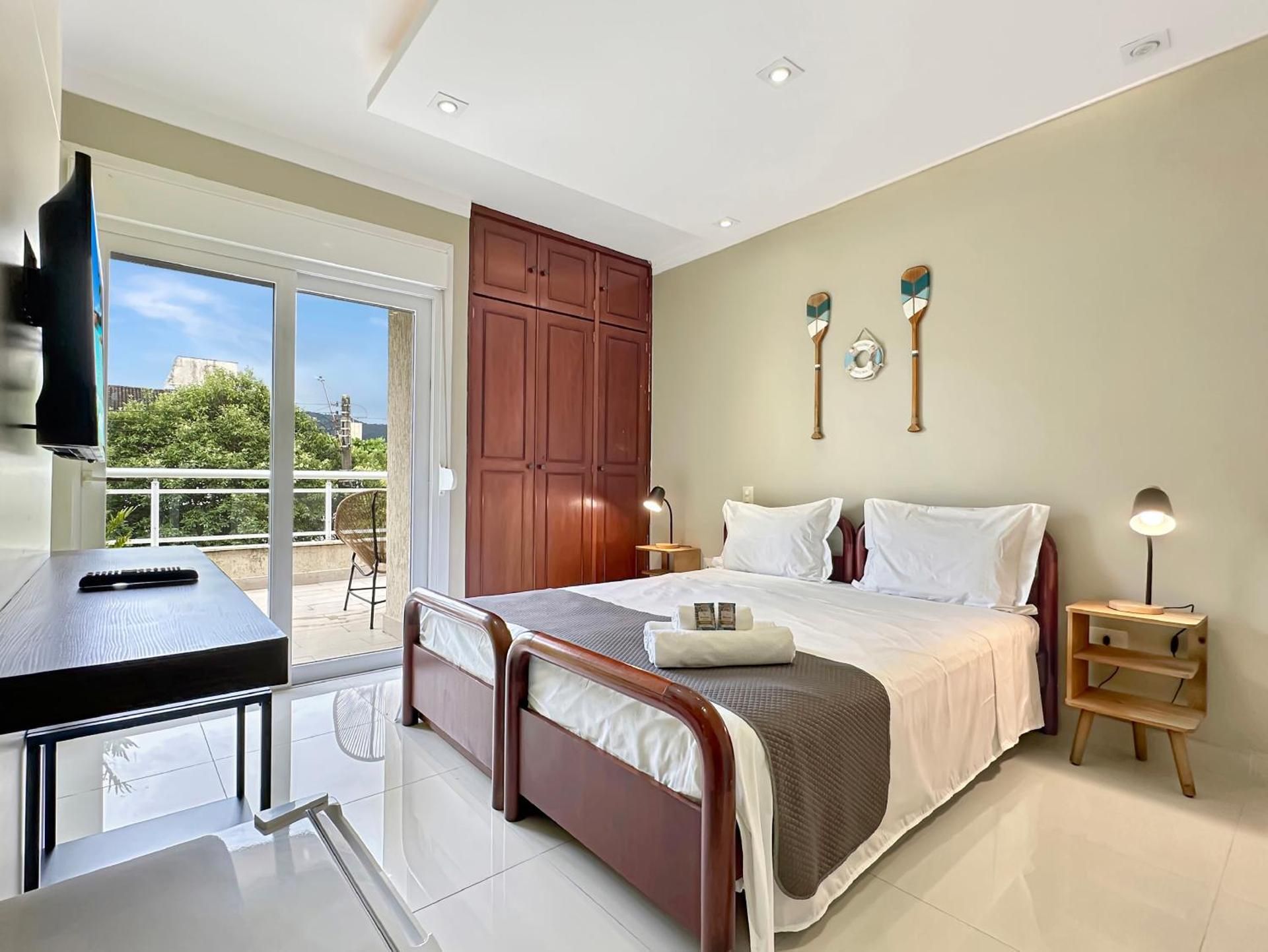 Deluxe Queen Room