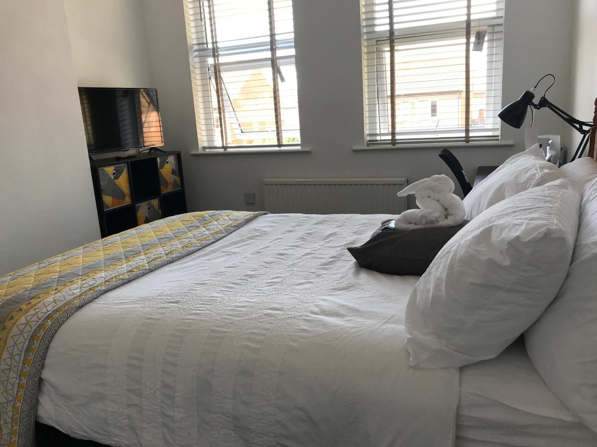 Cinderhouse Highbury Vale Large Double Room