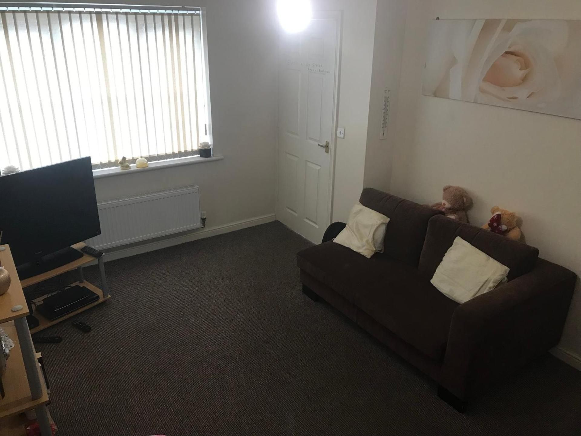 shared lounge/tv area