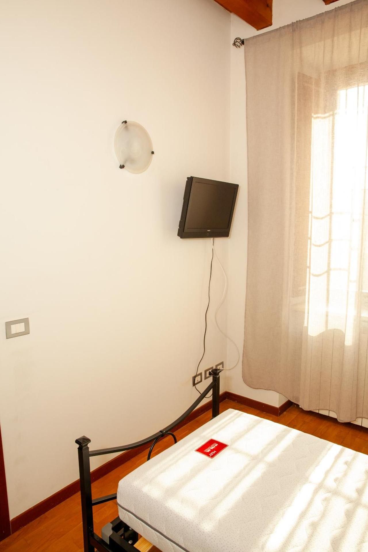 Single Room with Shared Bathroom