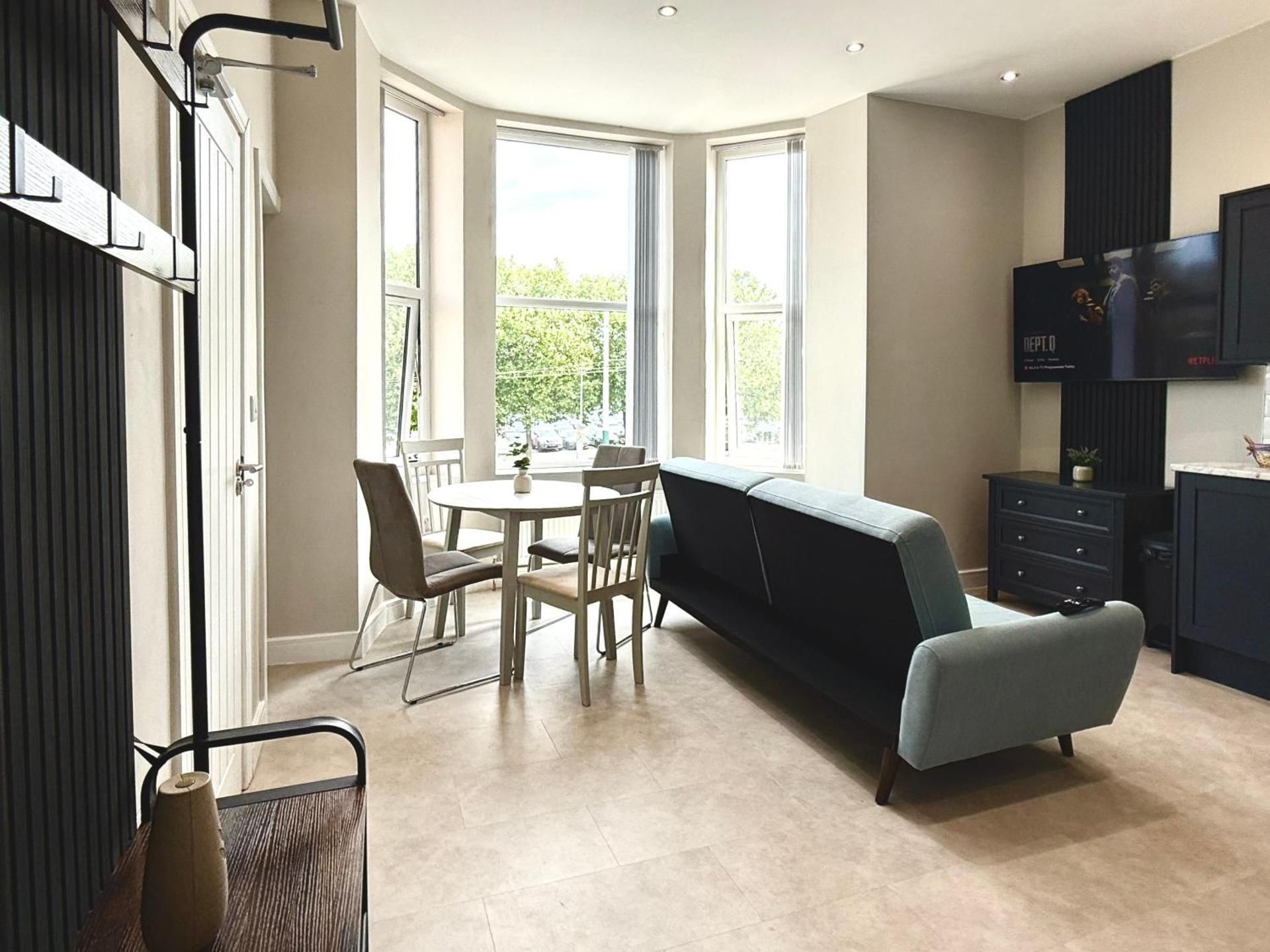 One-Bedroom Apartment