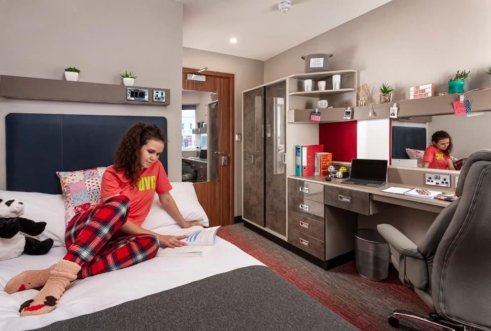 Single Room With Private Bathroom