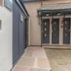 The Old School House - Luxury Themed Apartments