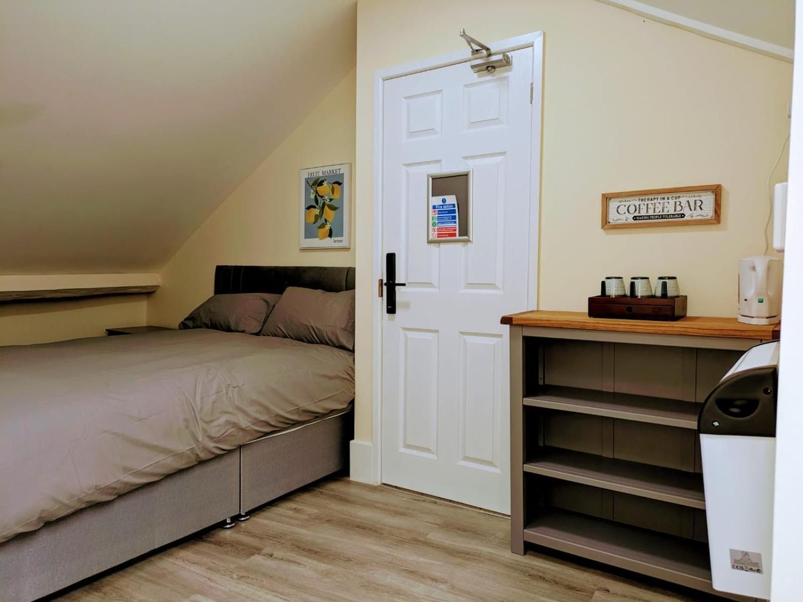 Comfort Triple Room with Shower