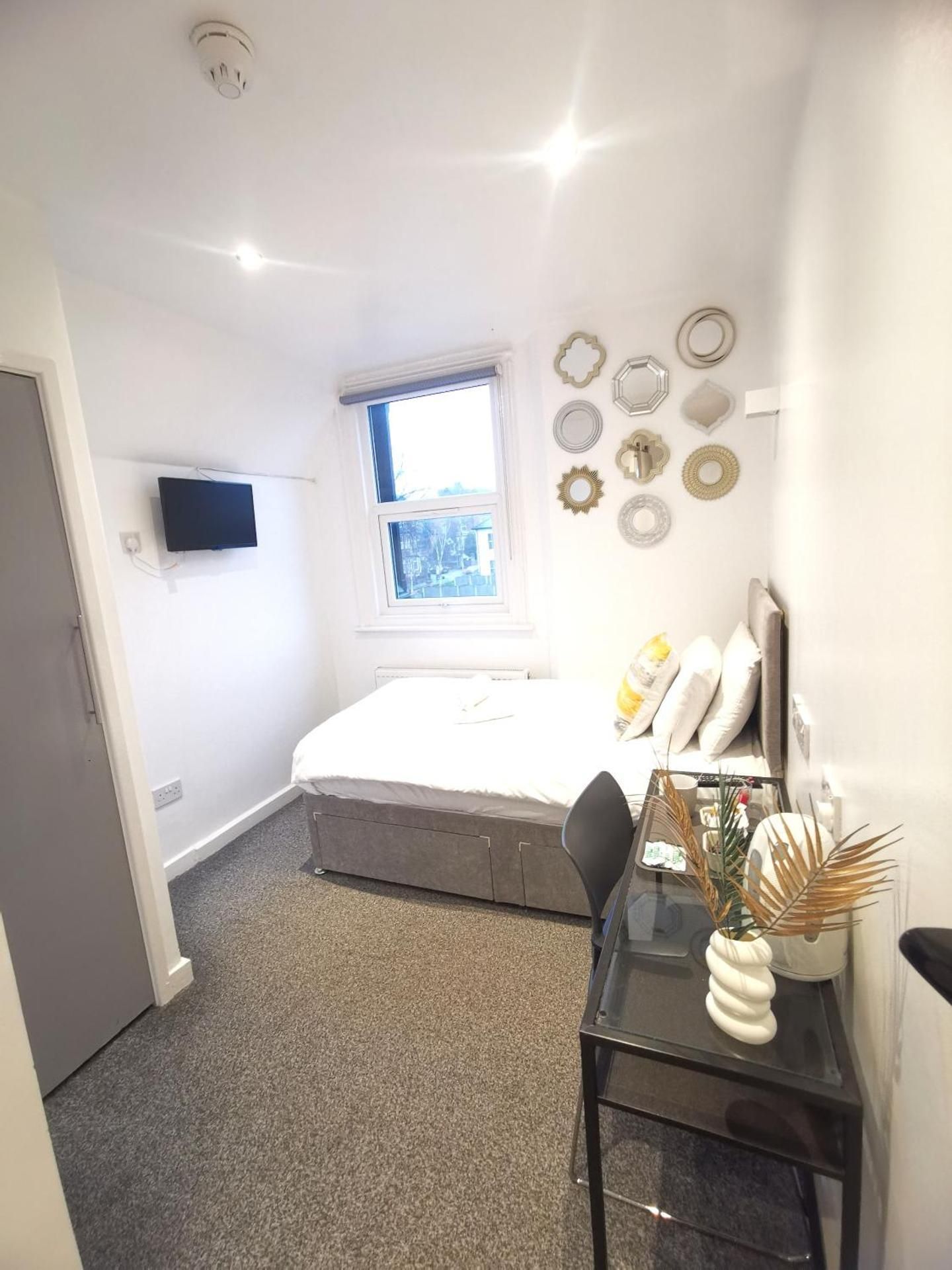 Deluxe Single Room