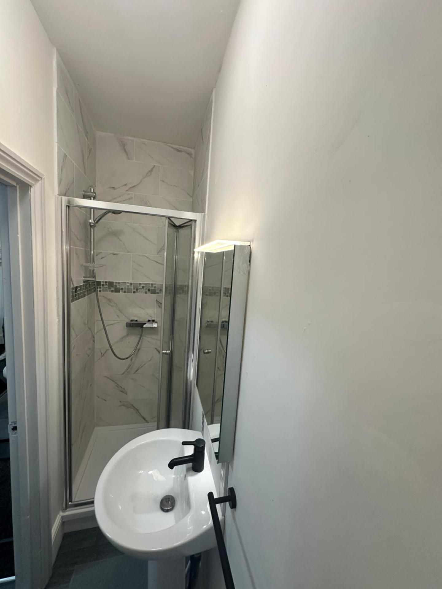 Room 9 NG3 2AZ