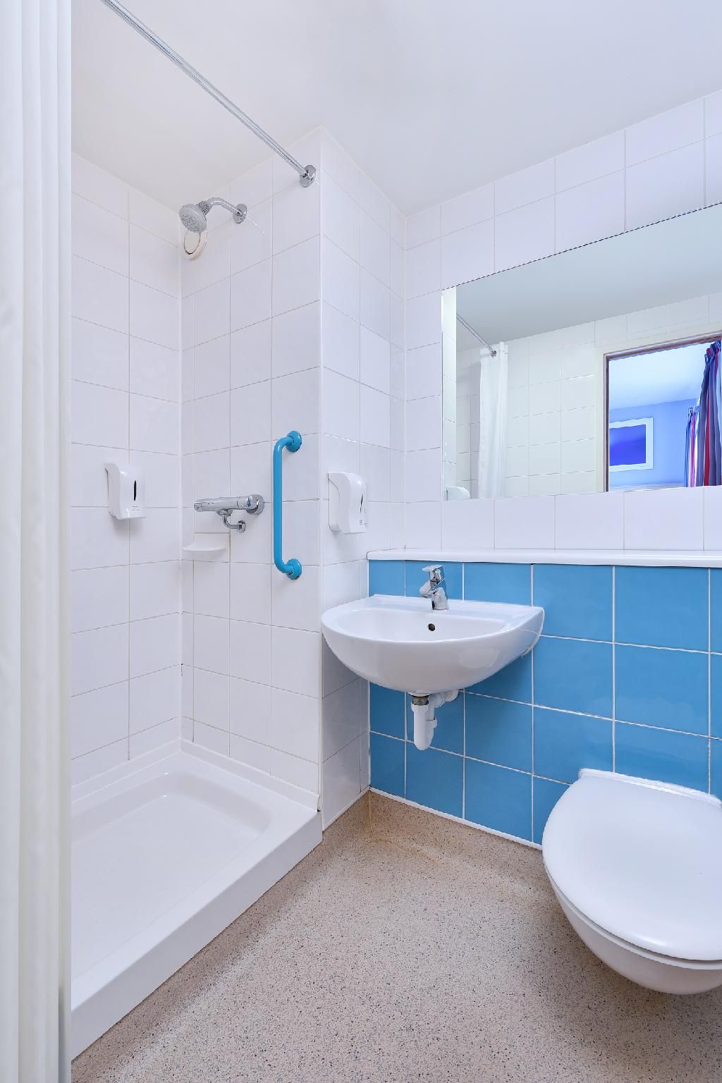 Travelodge Crewe Double Room 3