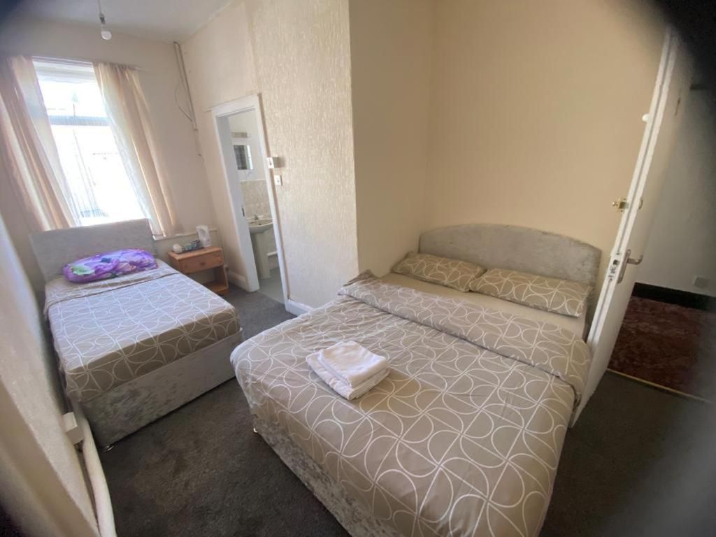 Triple Room with Private Bathroom