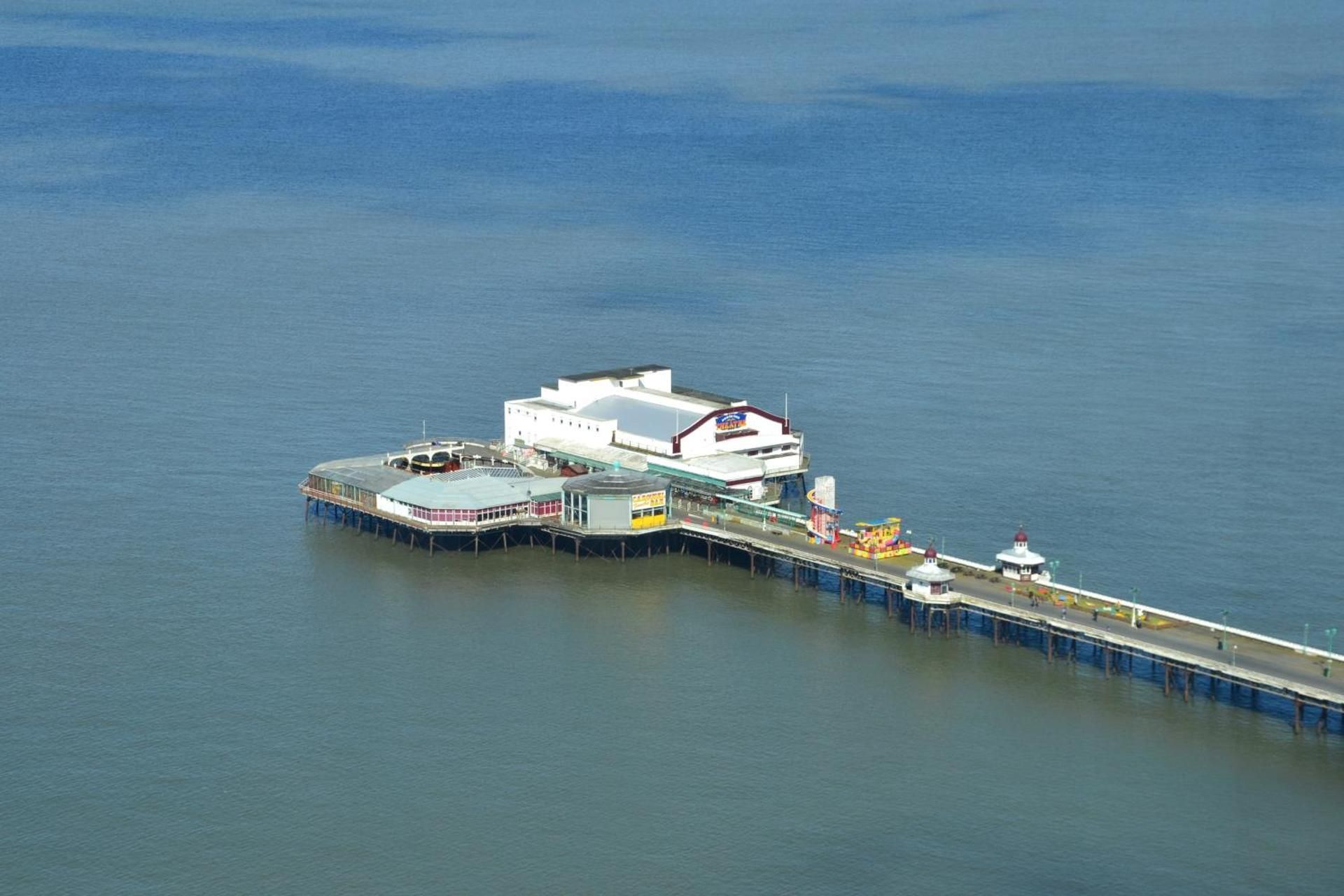 Camelot Seafront Hotel