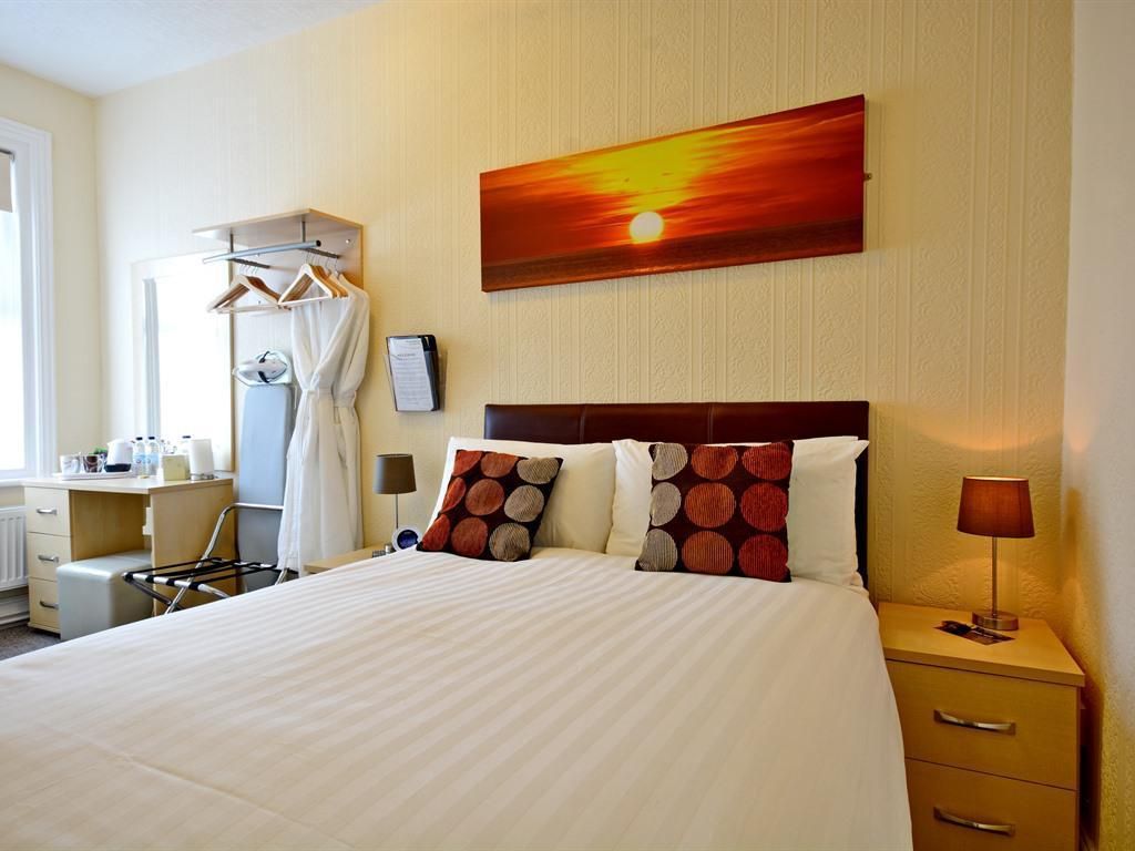 Family room-Superior-Ensuite-for 4