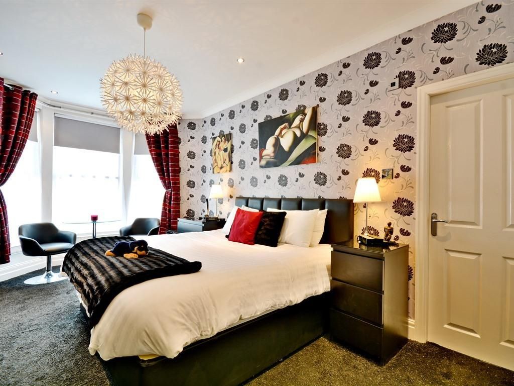 ParkRoyal Blackpool Superior King Room