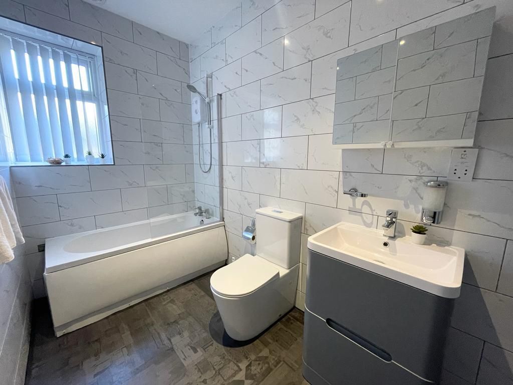 Apartment-Deluxe-Private Bathroom-South Pier Apartment 6