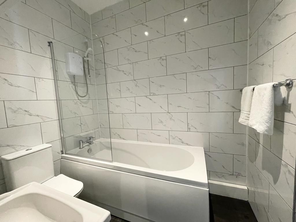 Apartment-Private Bathroom-South Pier Apartment 4