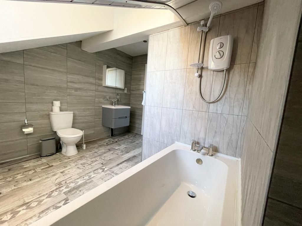 Apartment-Superior-Private Bathroom-South Pier Apartment 7