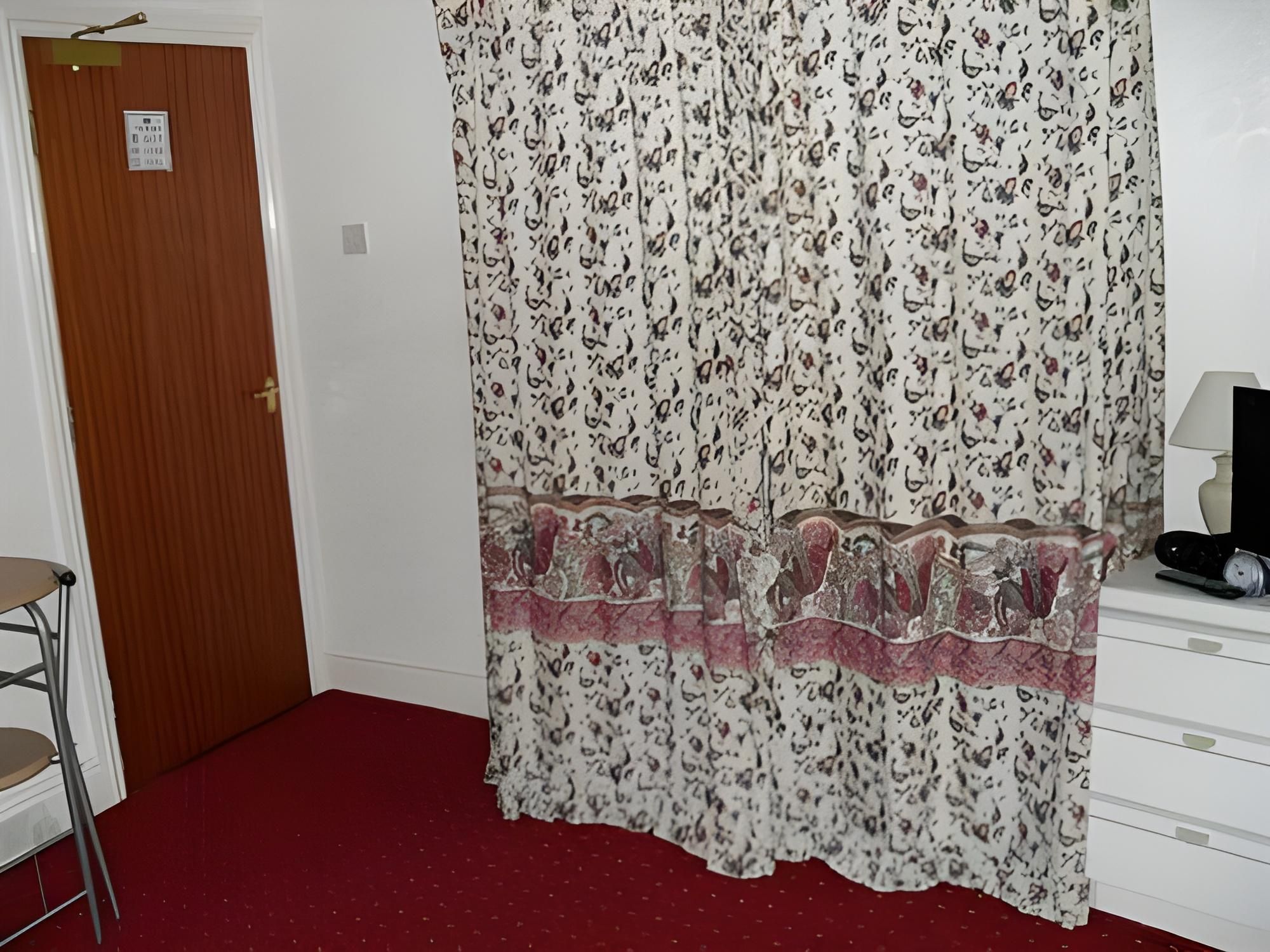 Apartment-Standard-Ensuite-Serviced 1