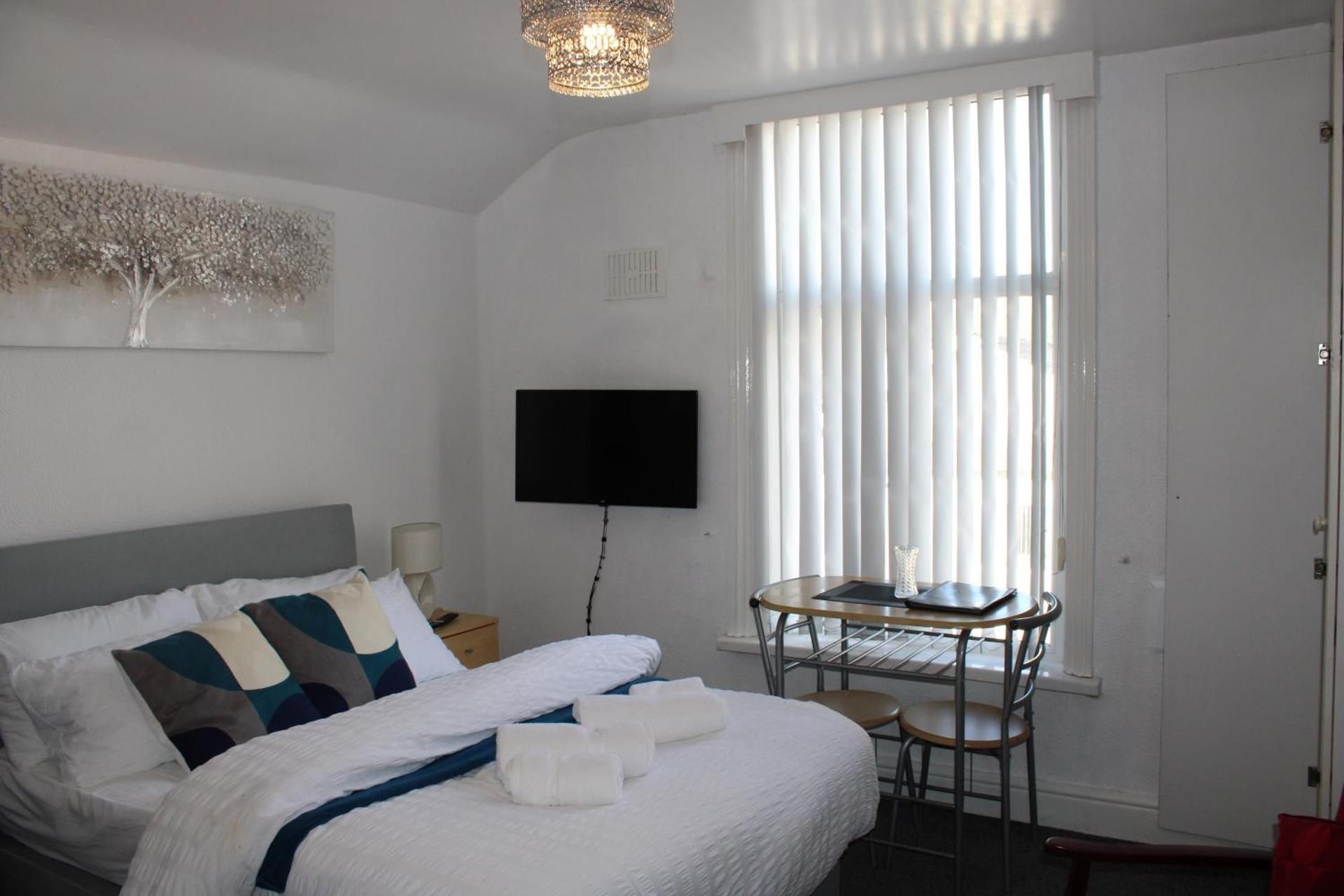 Lawnswood Holiday Apartments Studio Apartment