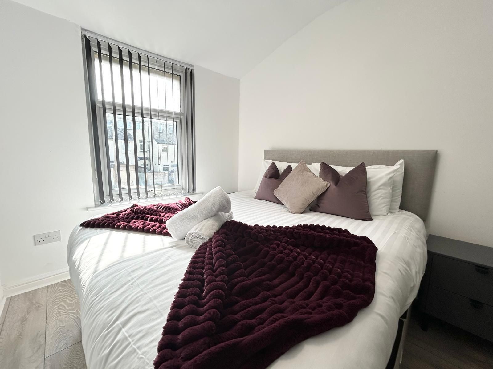 First Floor-Free Parking--Deluxe-Apartment-Private Bathroom