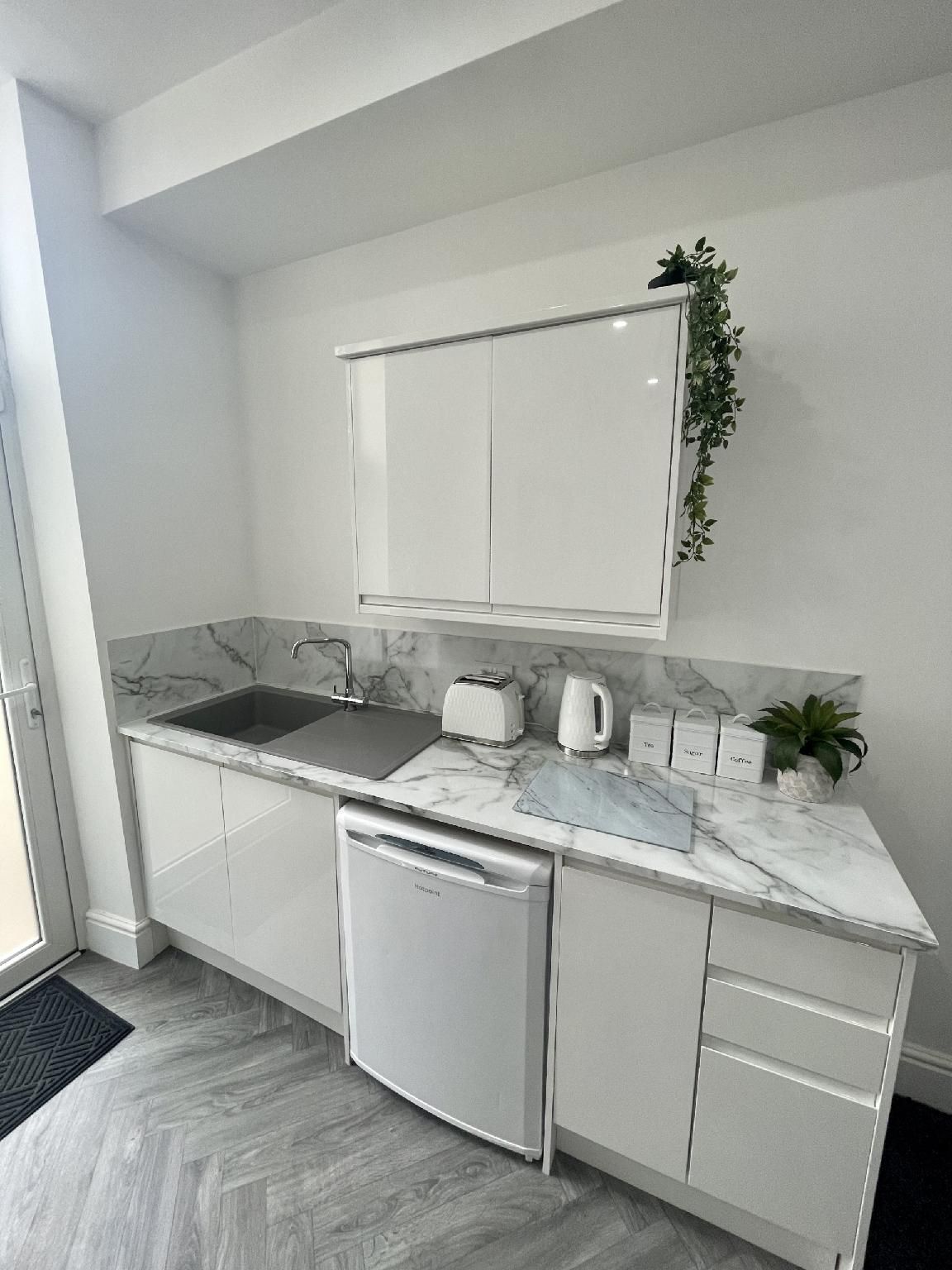 Deluxe-Suite-Private Bathroom-Garden View-HOT TUB & spa bath