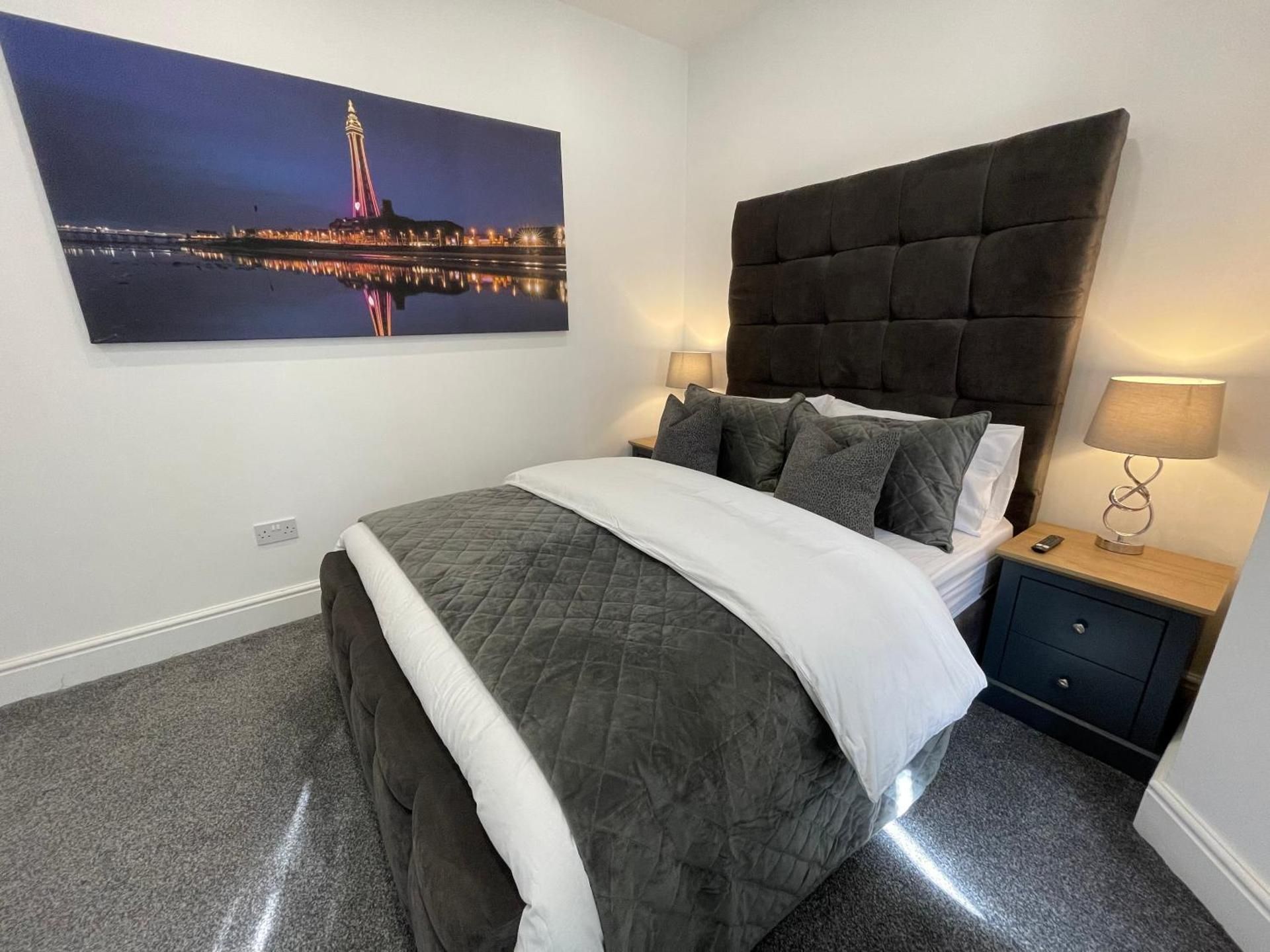 delux suite with spa bath and hot tub garden