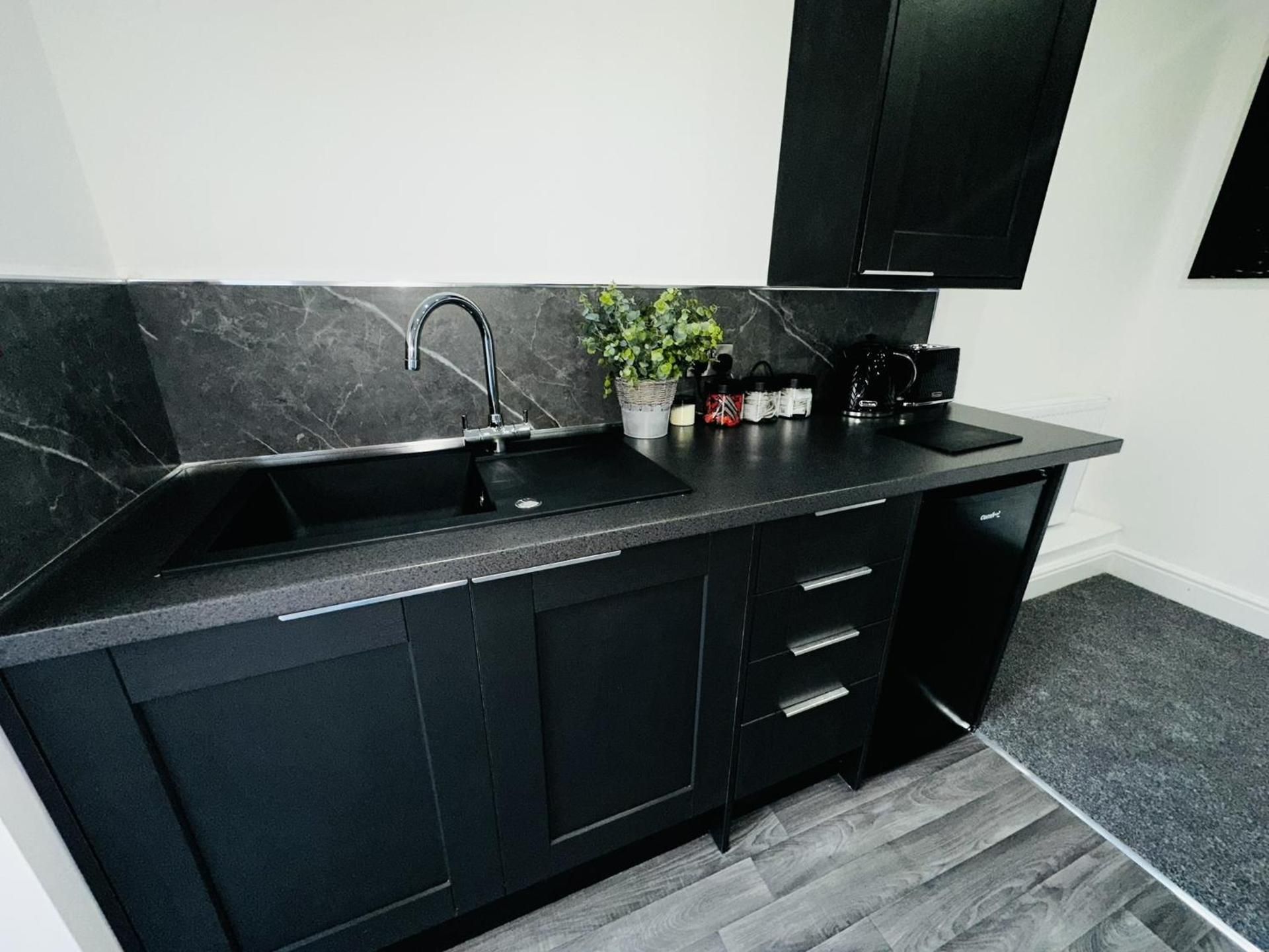 Deluxe Suite with Spa Bath and Hot Tub Garden
