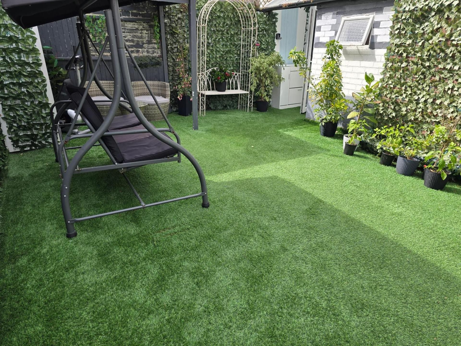 Ensuite room with private entrance and private garden