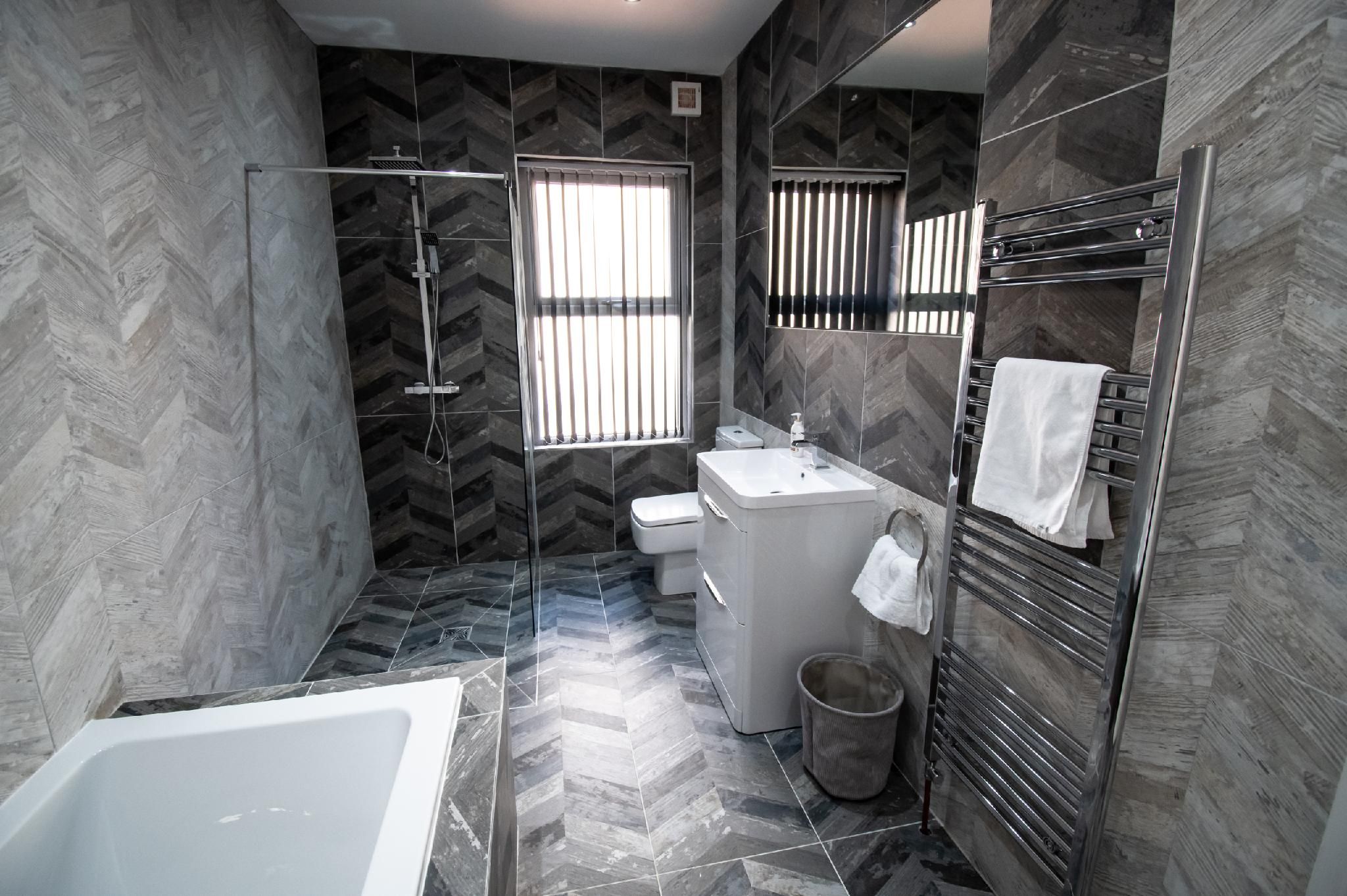 Apartment-Luxury-Private Bathroom-Grosvenor Suite