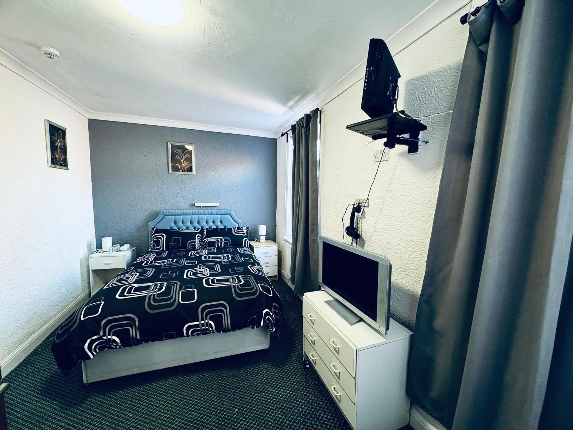 Lynalan Hotel Single Room With Private Bathroom