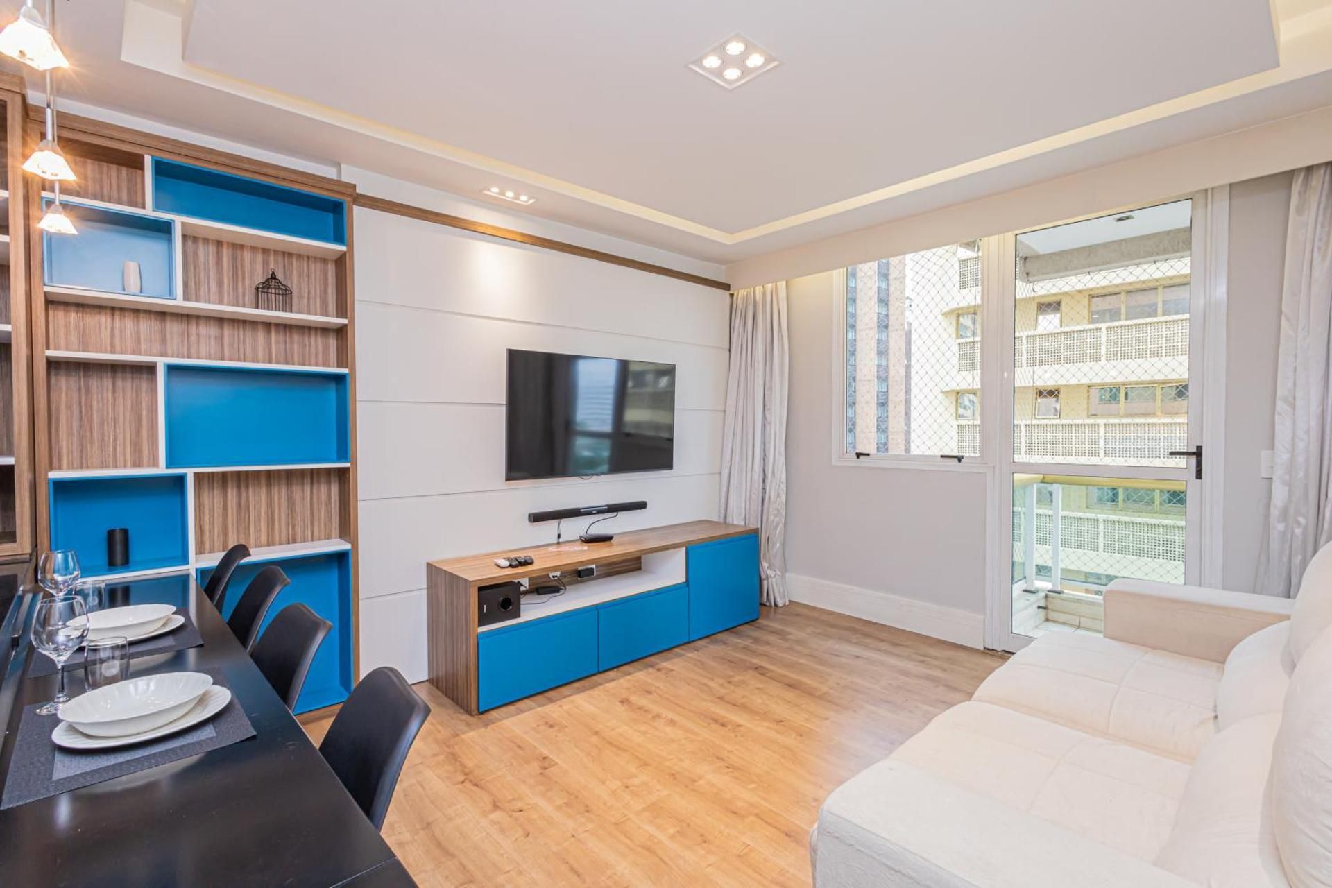 Deluxe One-Bedroom Apartment