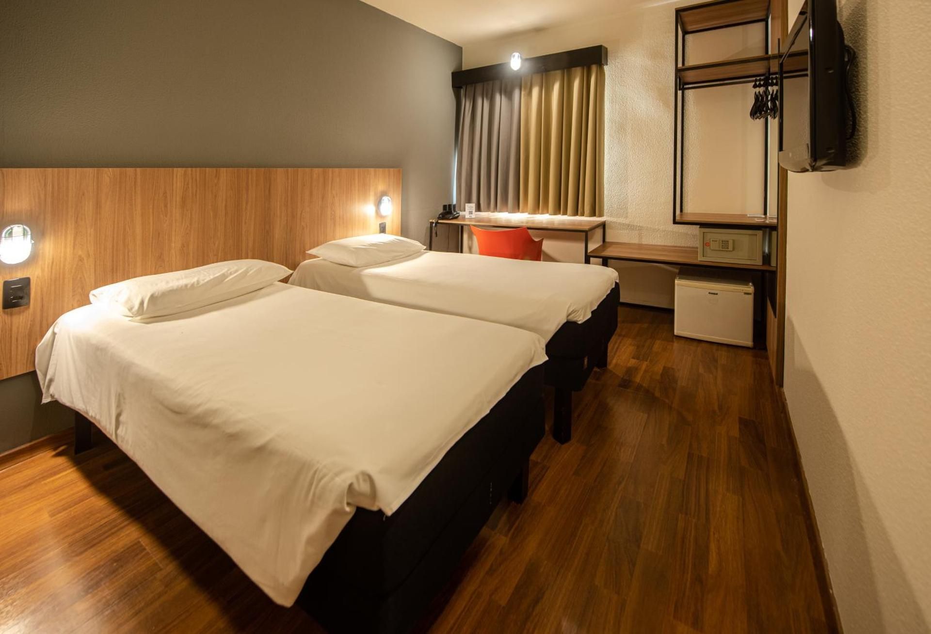 Standard Room with twin beds