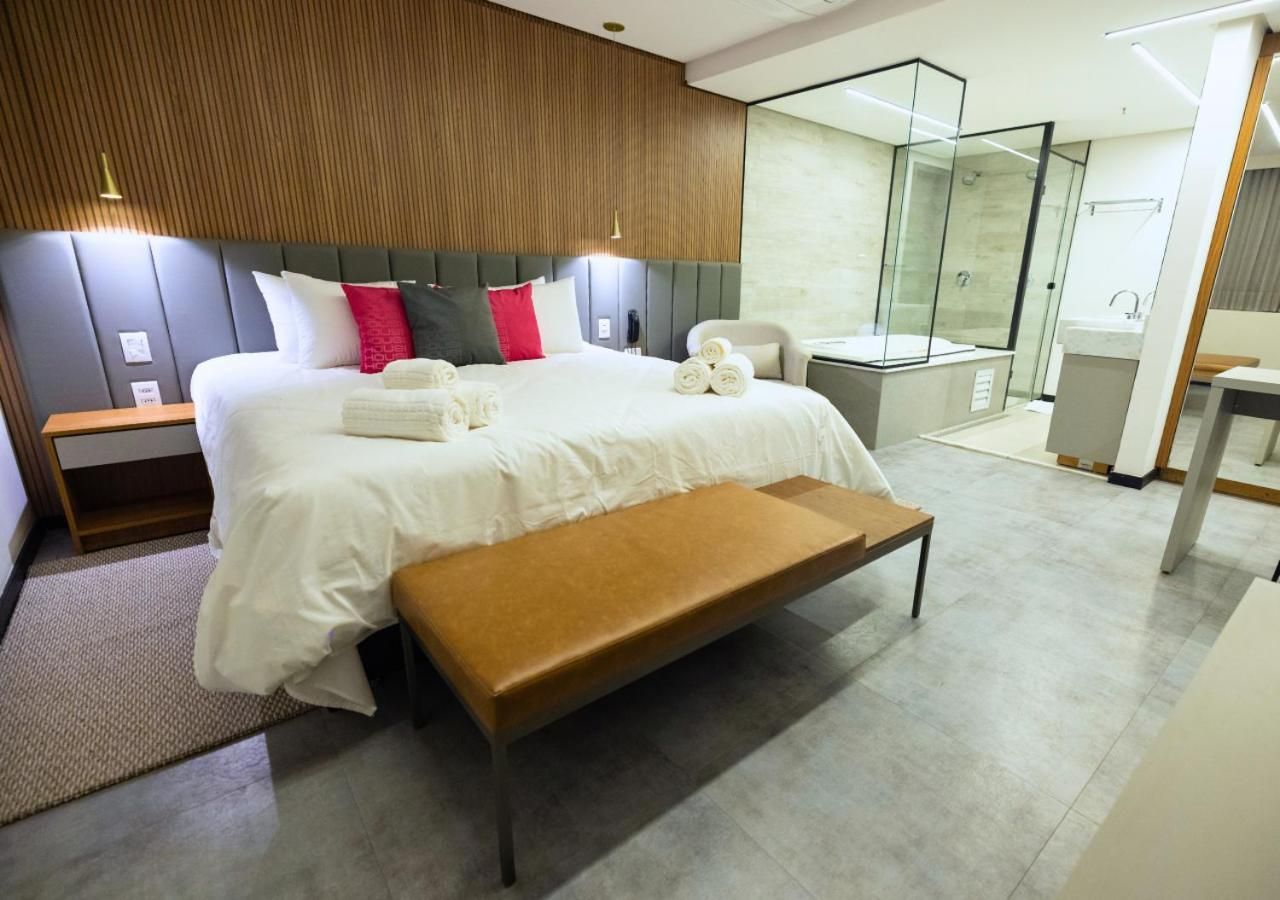 Studio with Spa Bath