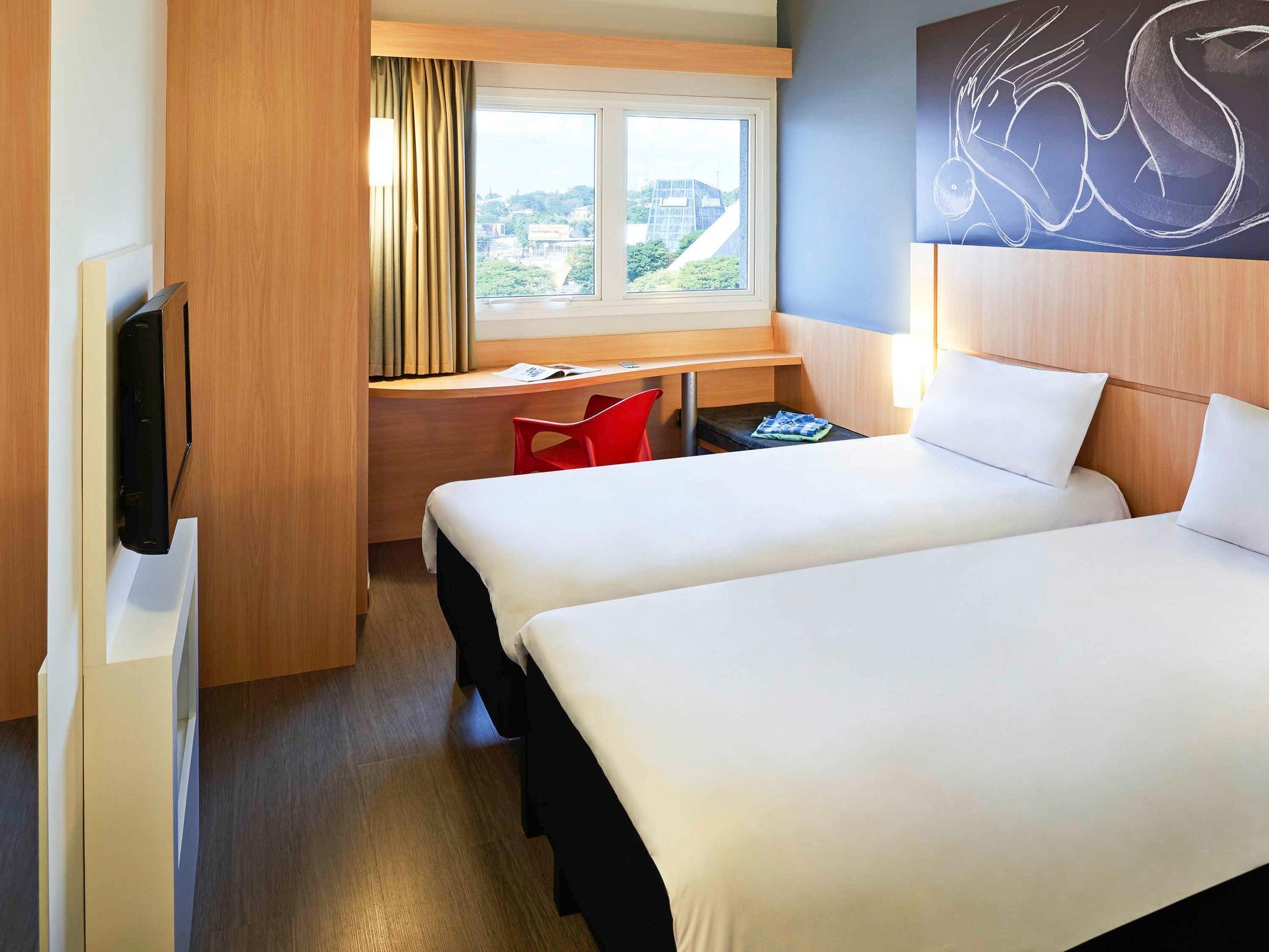 Standard Room with twin beds