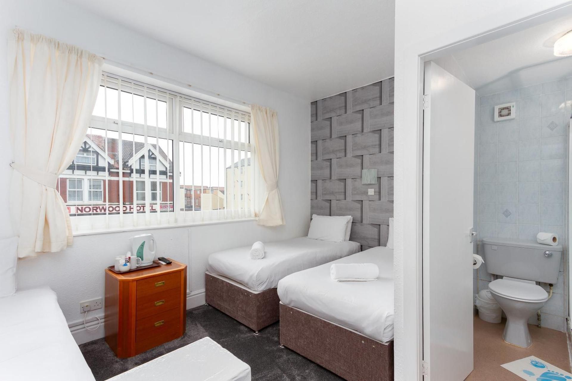 Triple Room with Shower